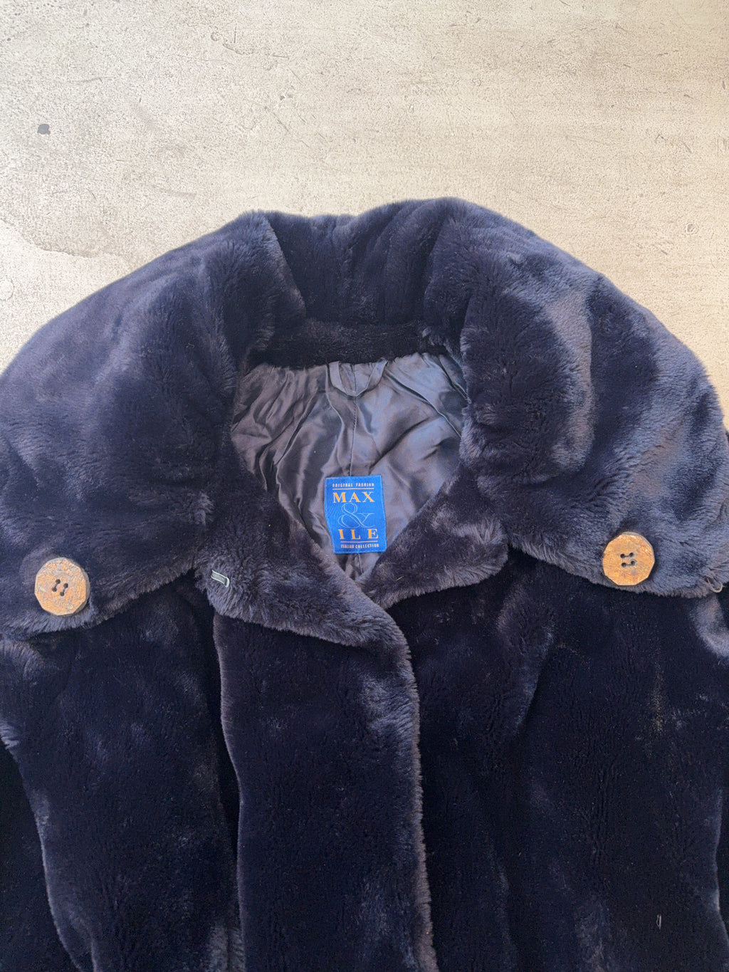 Vintage Max & Le Mantel (L)