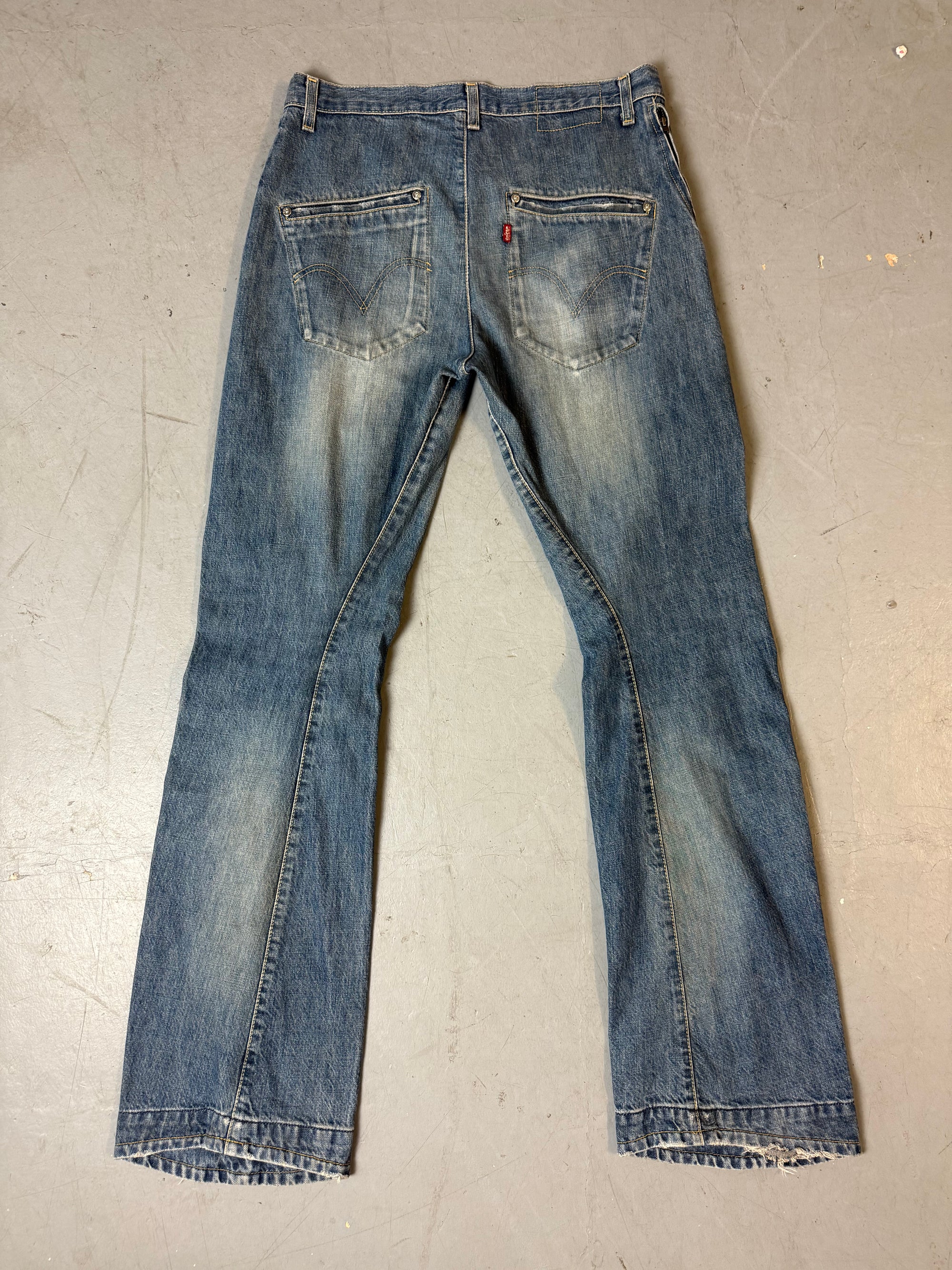 Vintage Levis Engineered Long Baggy Jeans M
