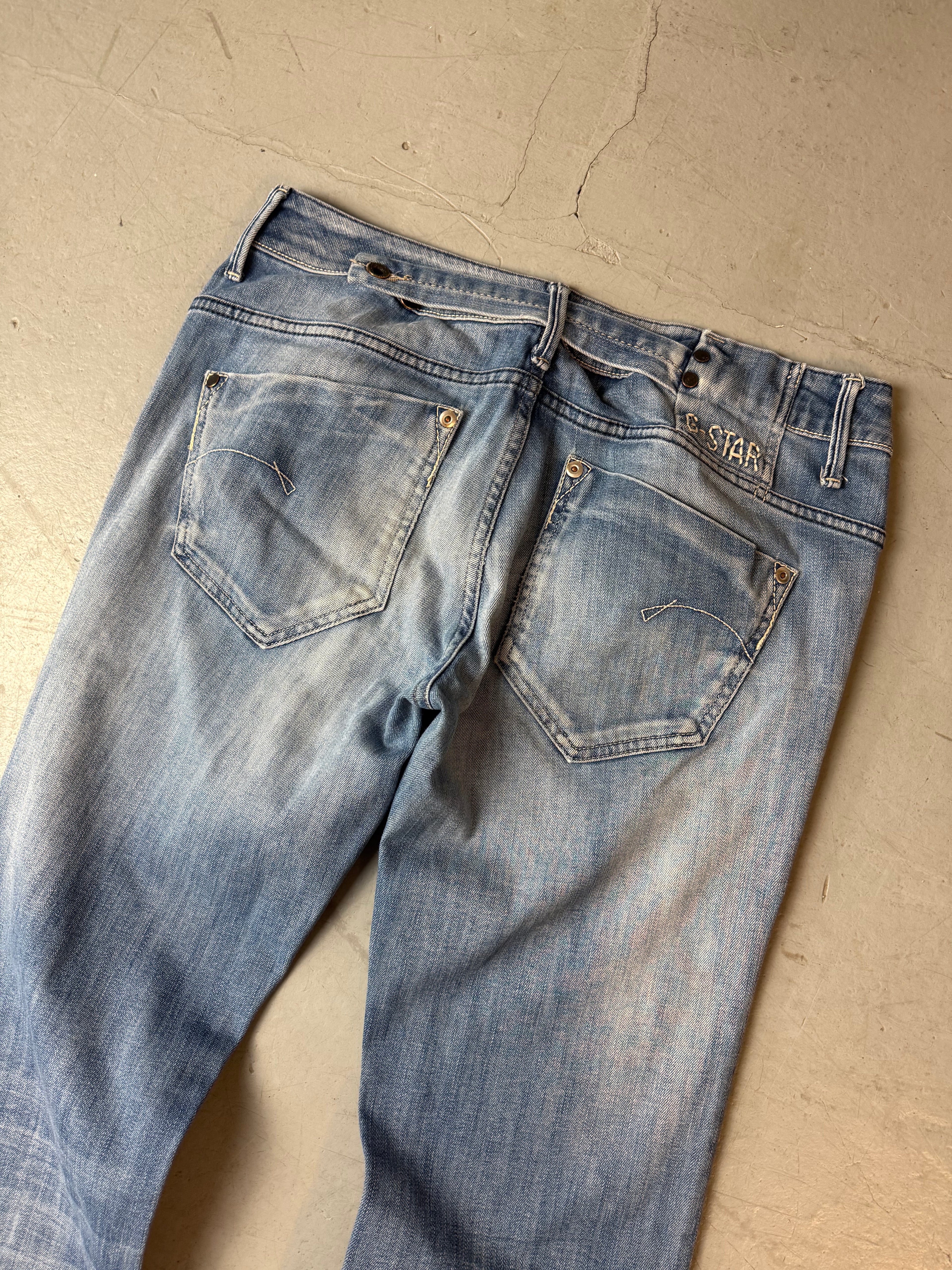 Vintage G-Star Raw Low Waist Bootcut Jeans für Damen. Y2K Second Hand 2000s Fashion