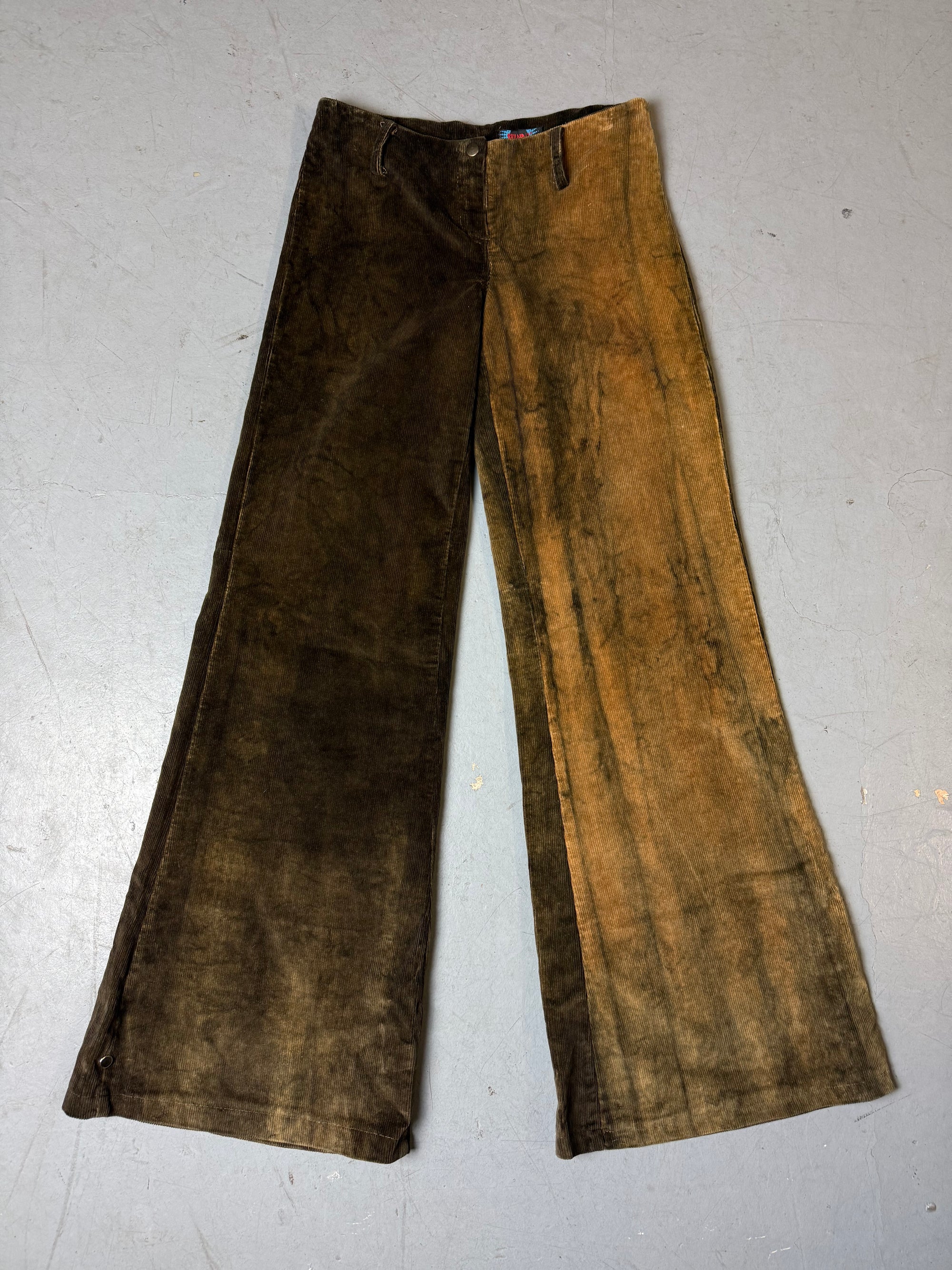 Produktbild von einer Vintage Skandal Brown Cord Pants von vorne