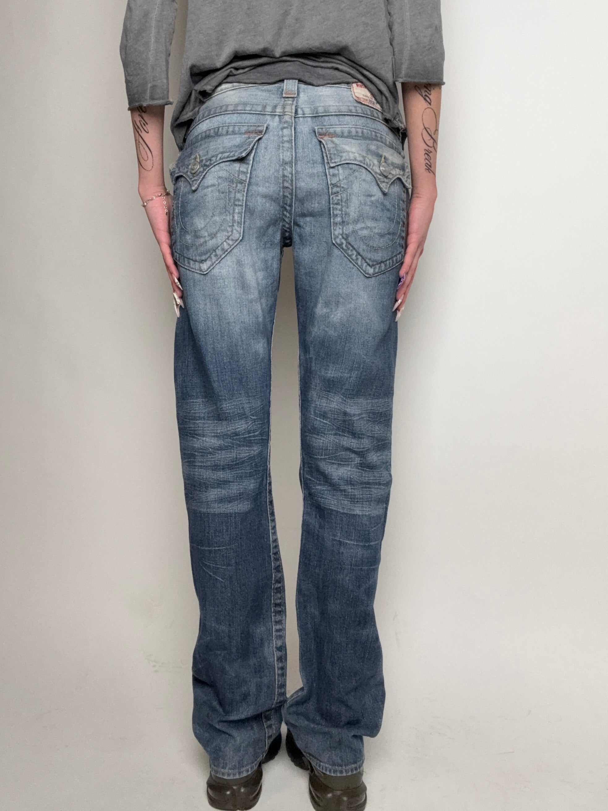 Tragebild von Vintage True Religion Bootcut Denim von hinten