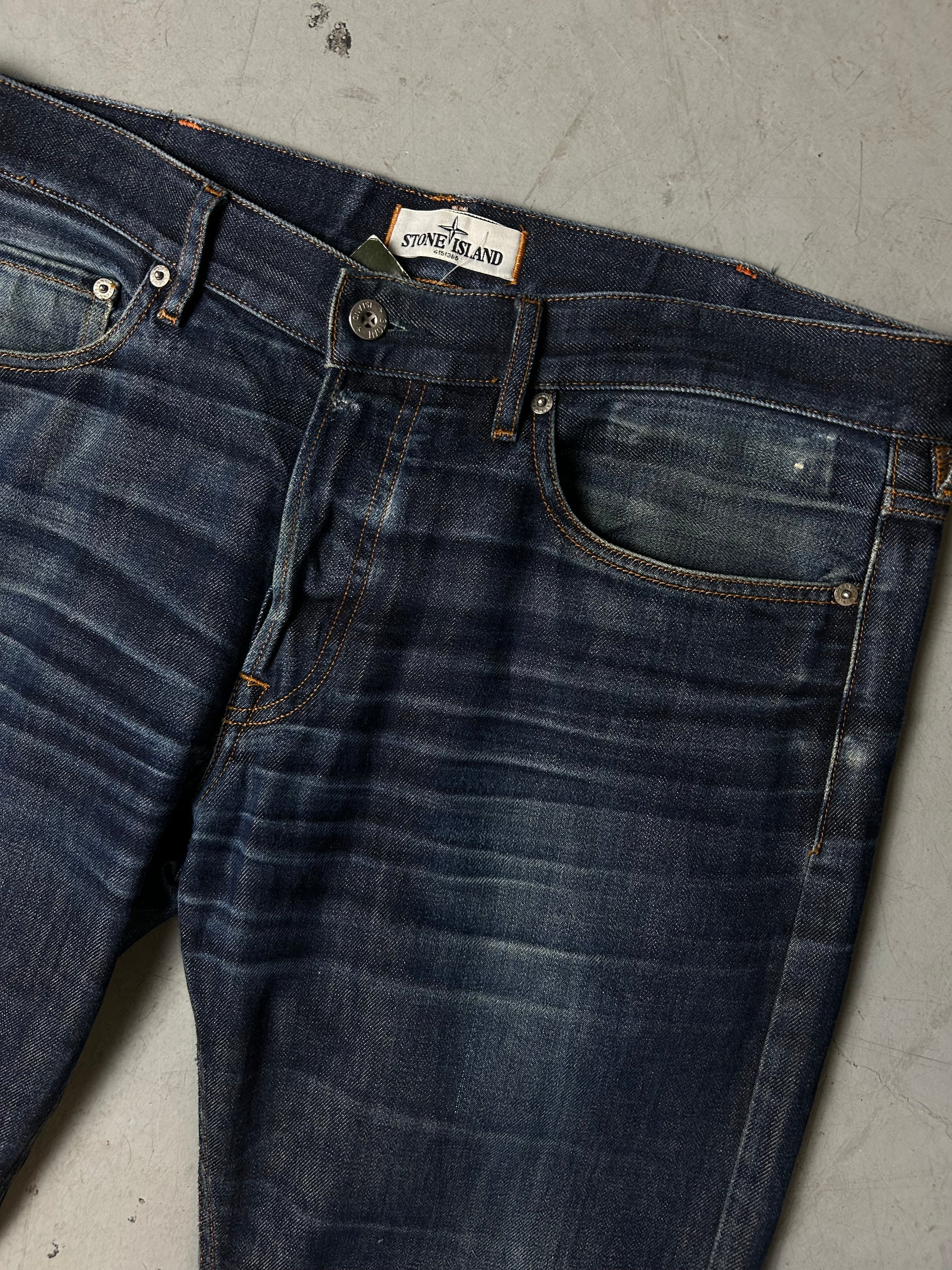 Detaillierte Produktbild von Vintage Stone Island Dark Blue Denim L von vorne