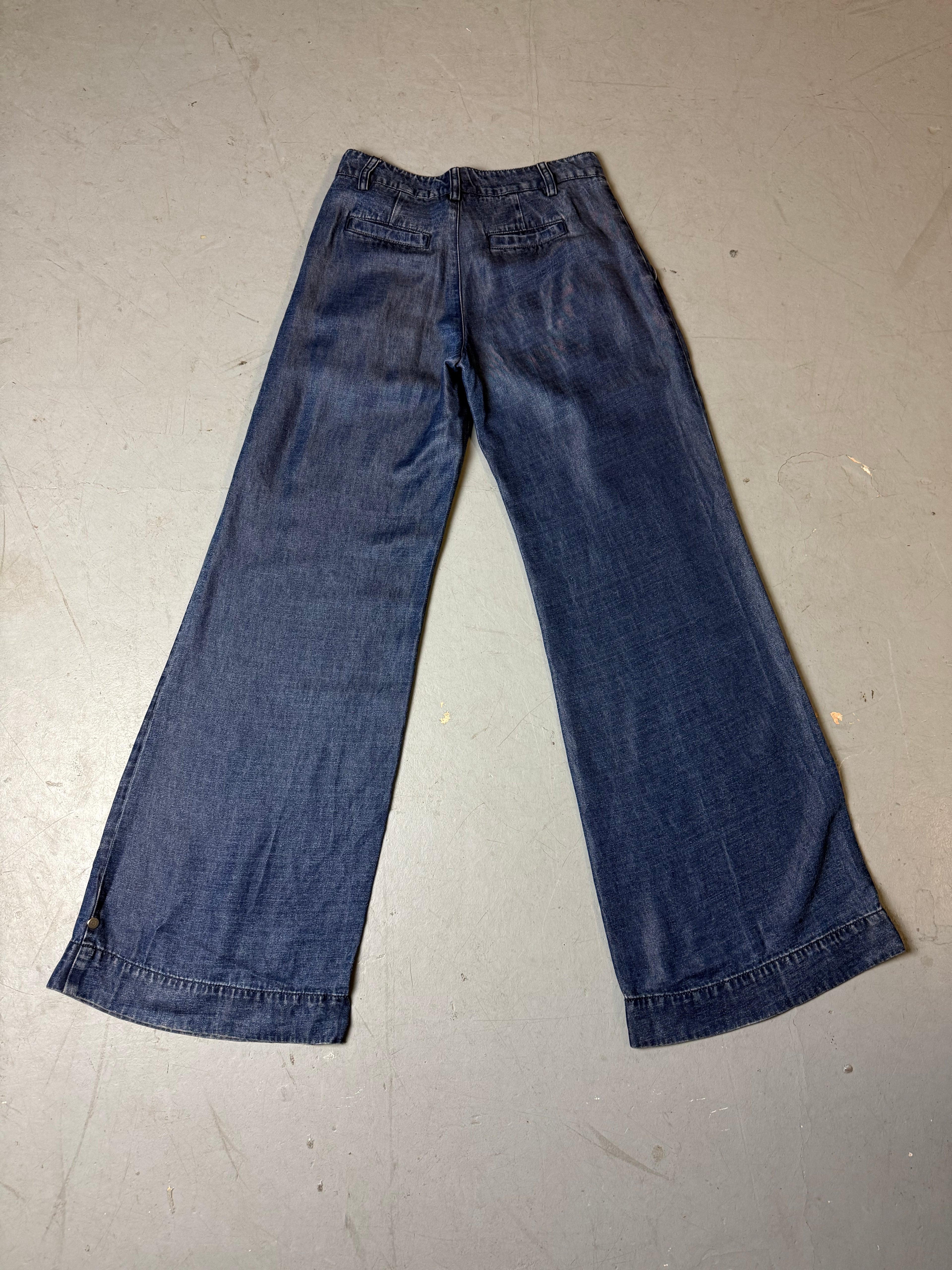Produktbild von einer Vintage Stefanel Flared Pants von hinten
