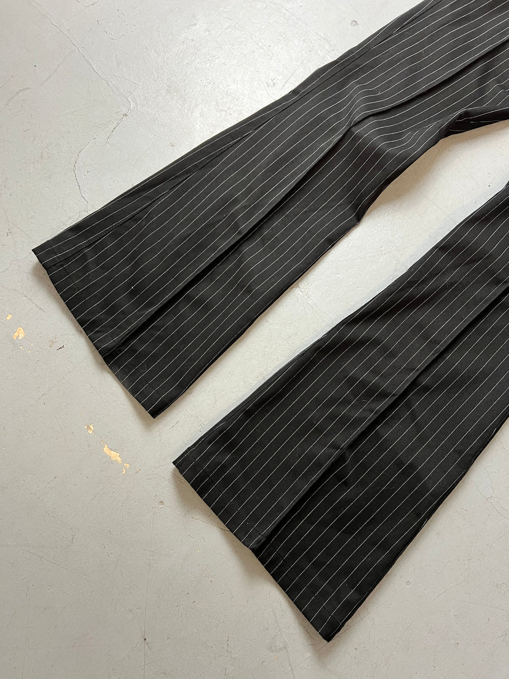 Vintage Low Waist Pinstripe Pants für Damen. Y2K Second Hand 2000s Fashion