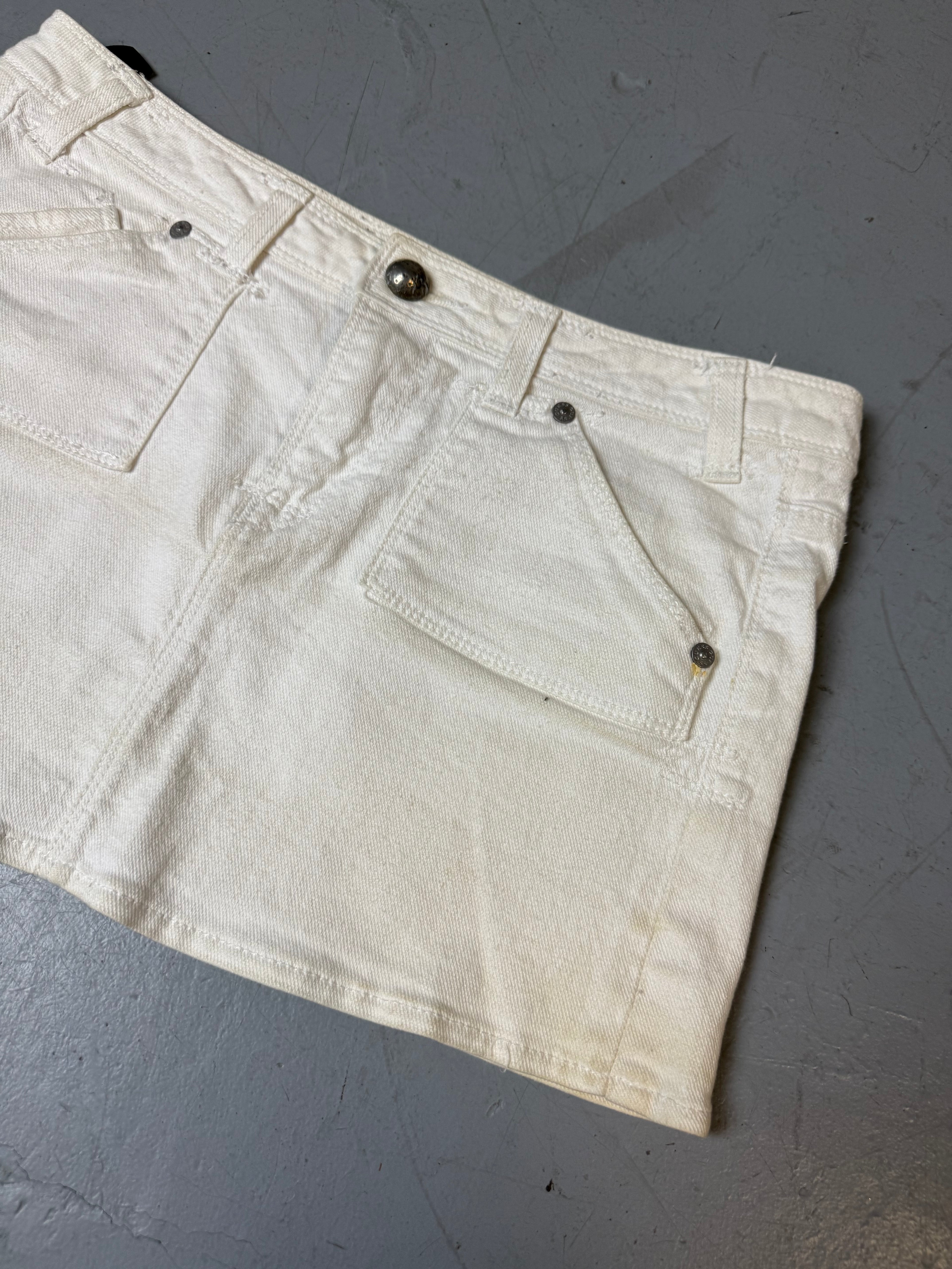 Ein weißer Mini Rock von guess 