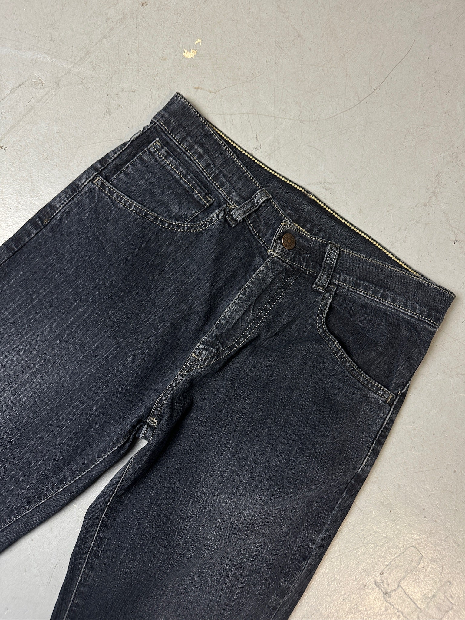 Vintage Levi’s Black High Waisted Denim S