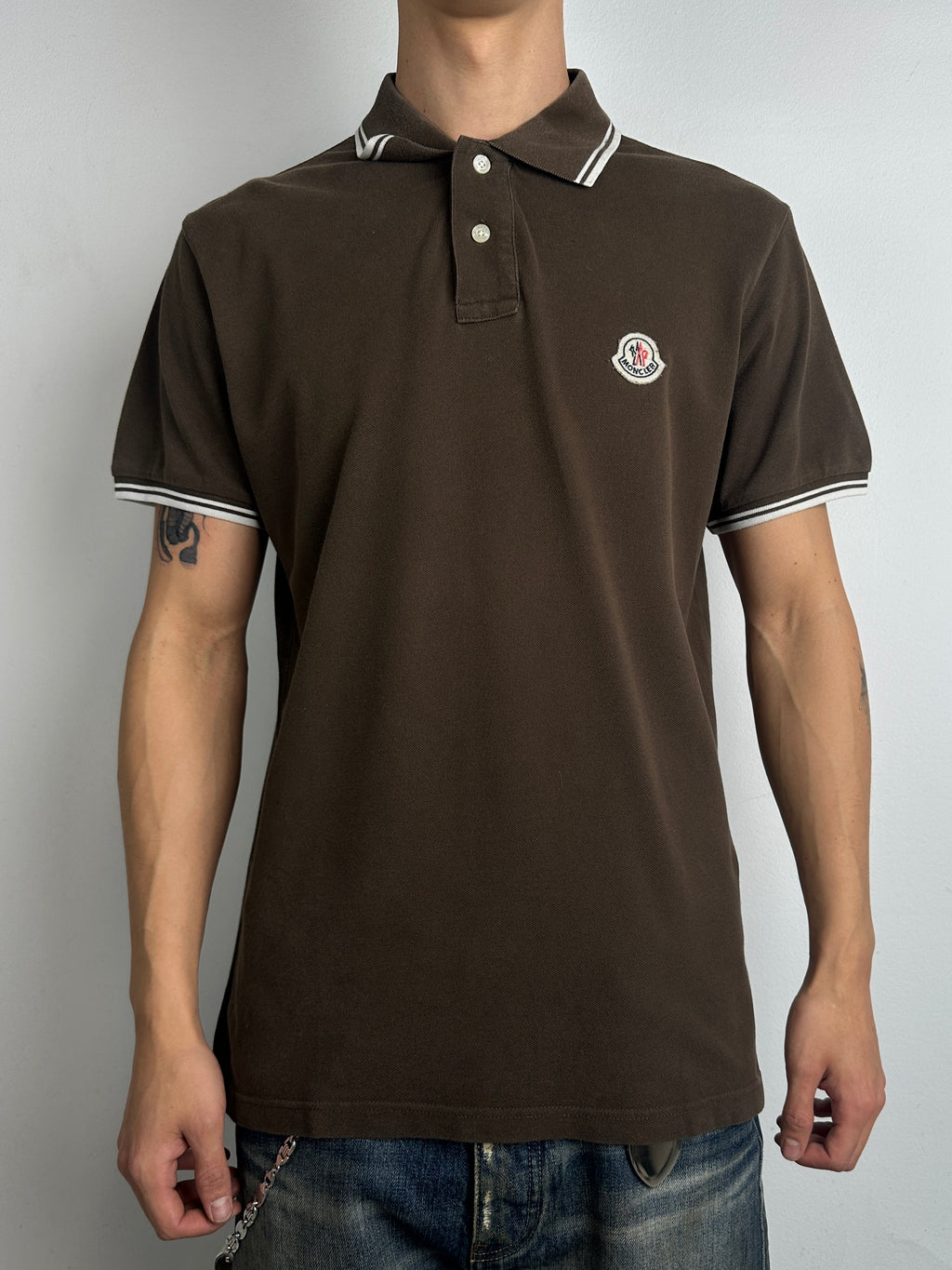 Tragebild von Vintage Brown Moncler Polo von vorne
