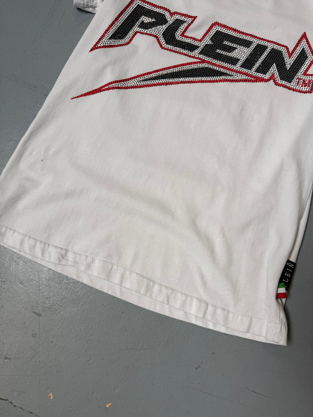 Vintage Philipp Plein Rhinestone Print T-Shirt für Damen. Y2K Secondhand 2000s Fashion.