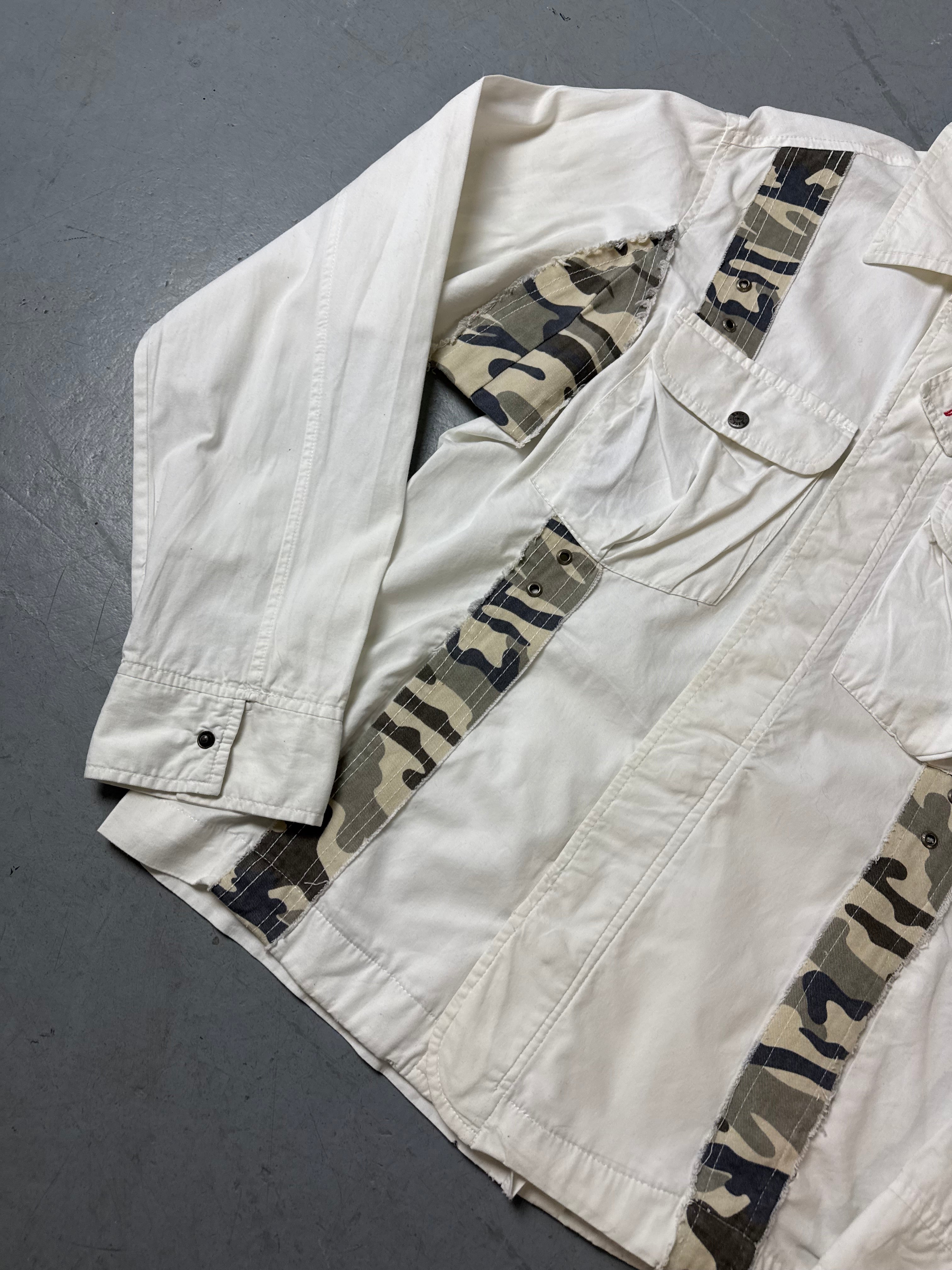 Detailbild von Vintage Zeus White Jacket with Camo Details Von vorne