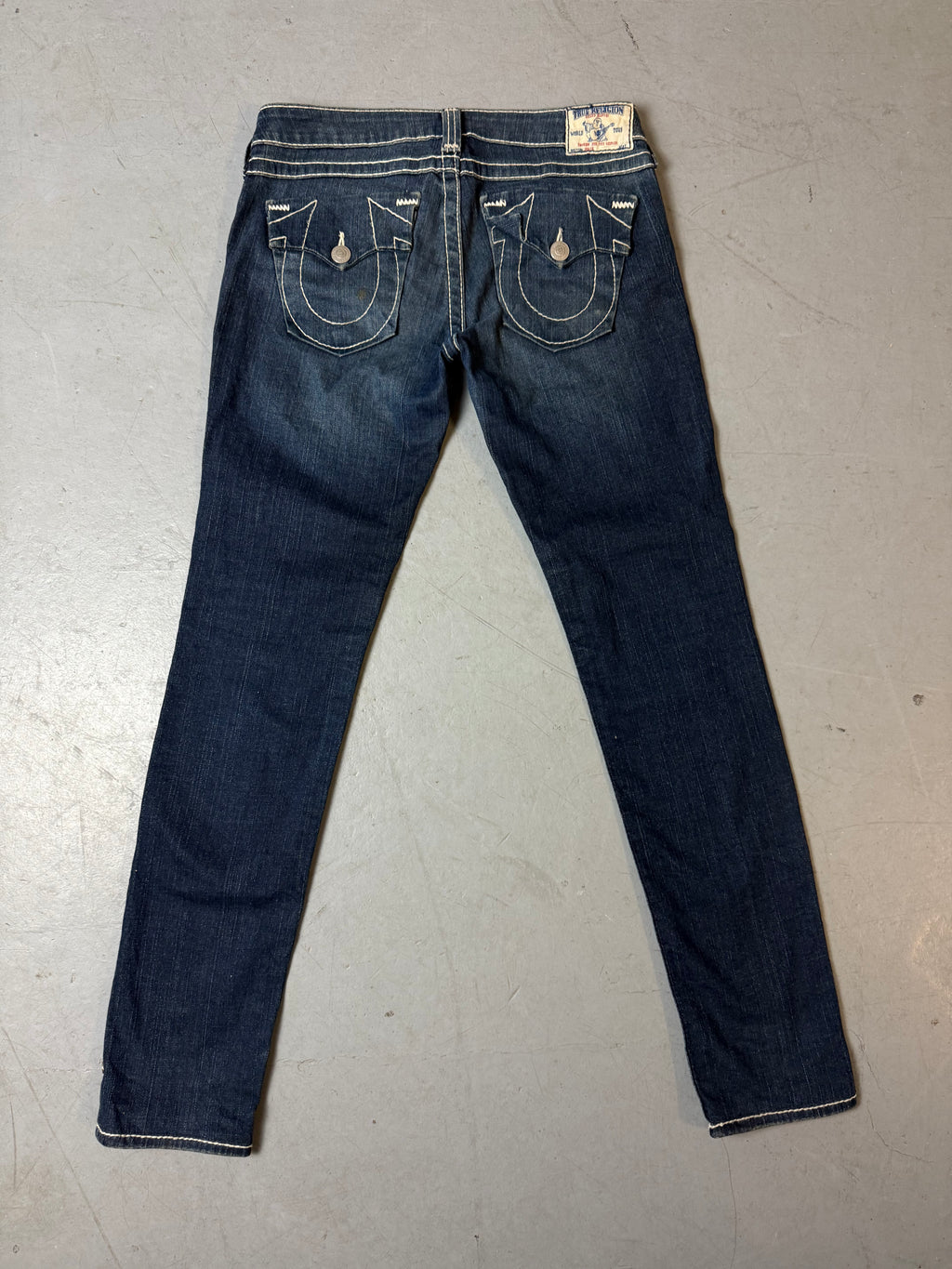 Produktbild von Vintage True Religion Dark Blue Skinny Jeans von hinten 