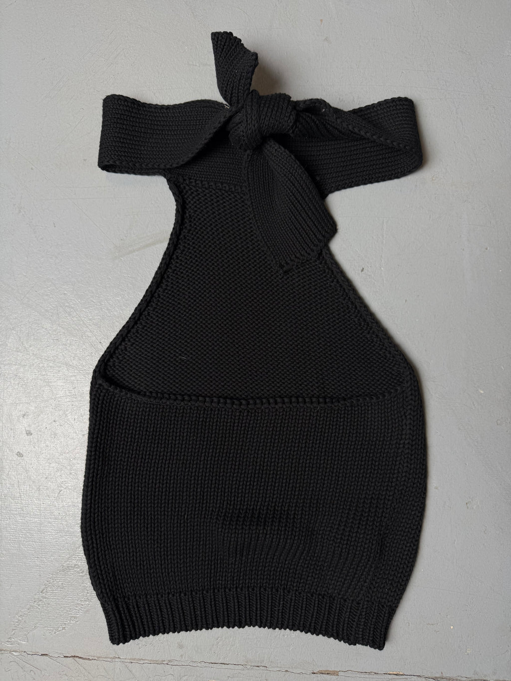 Vintage Sisley Black Backless Knit Top für Damen. Y2K Second Hand 2000s Fashion