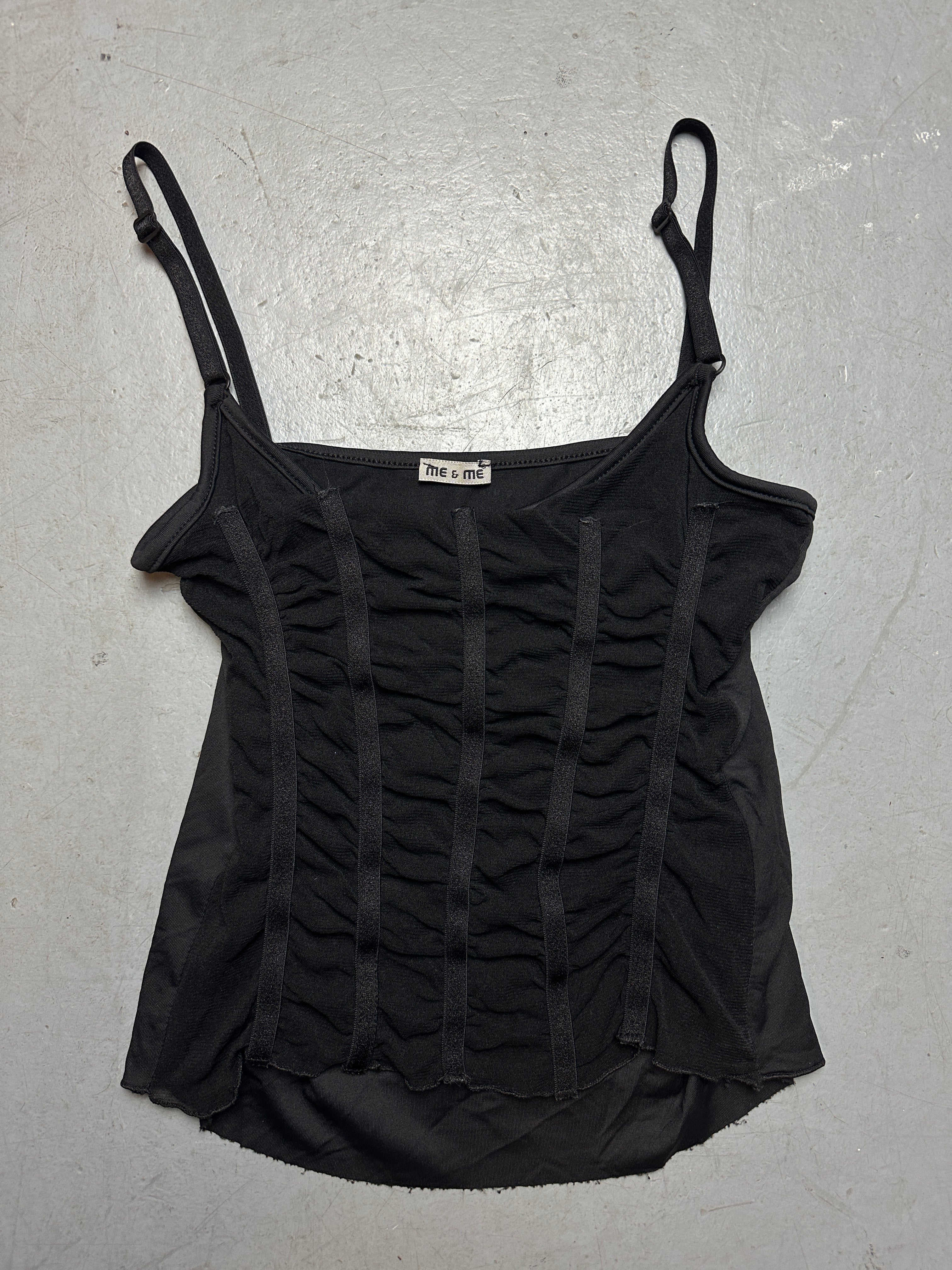 Produktbild Vintage Me&Me Black Ruffled Top von vorne 