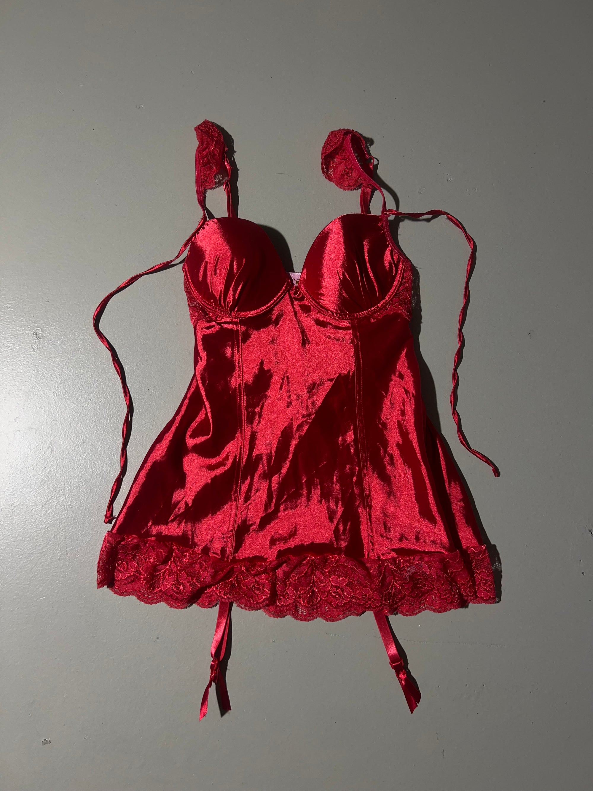 Vintage Red Lace Top S