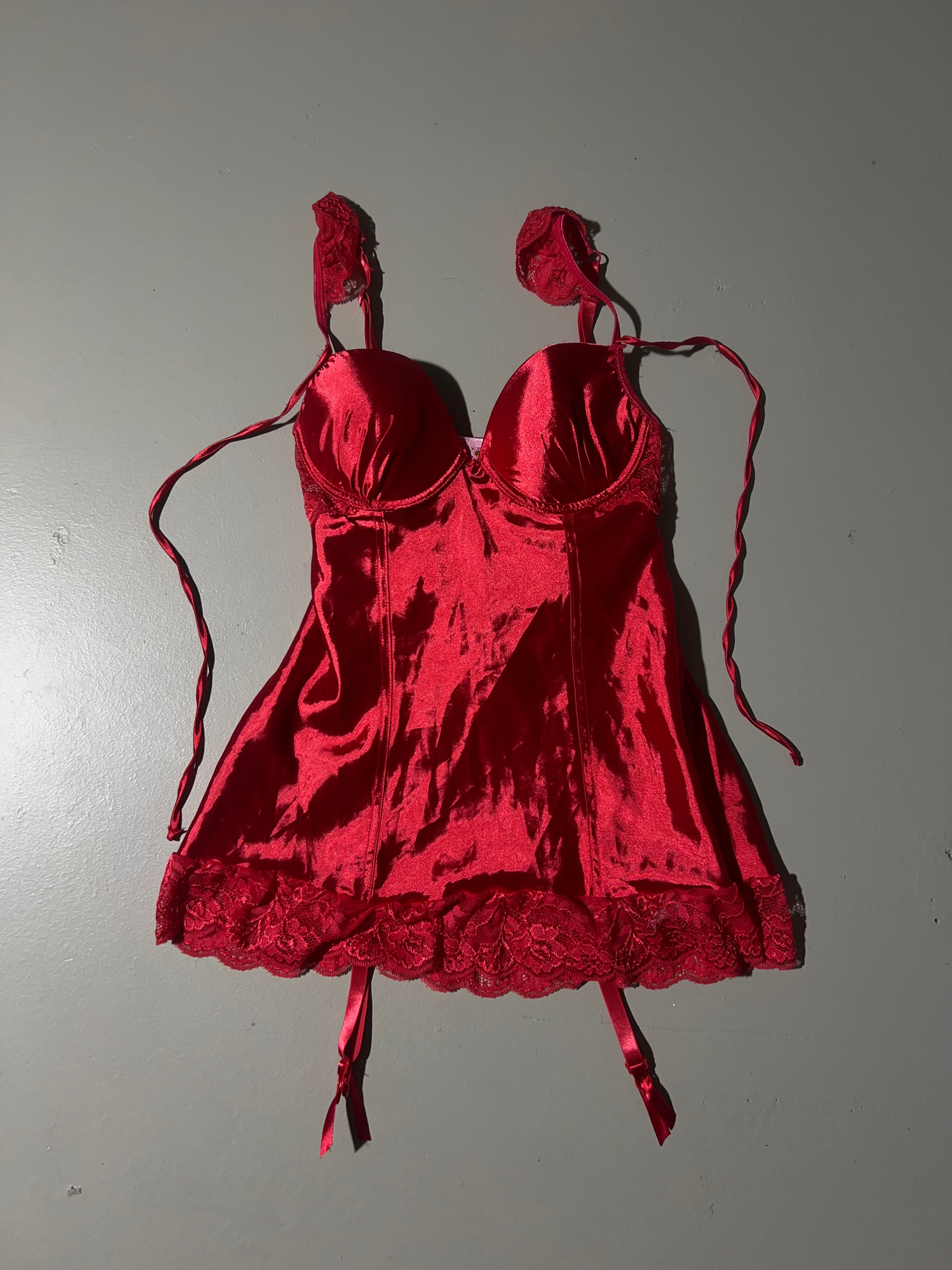 Vintage Red Lace Top S