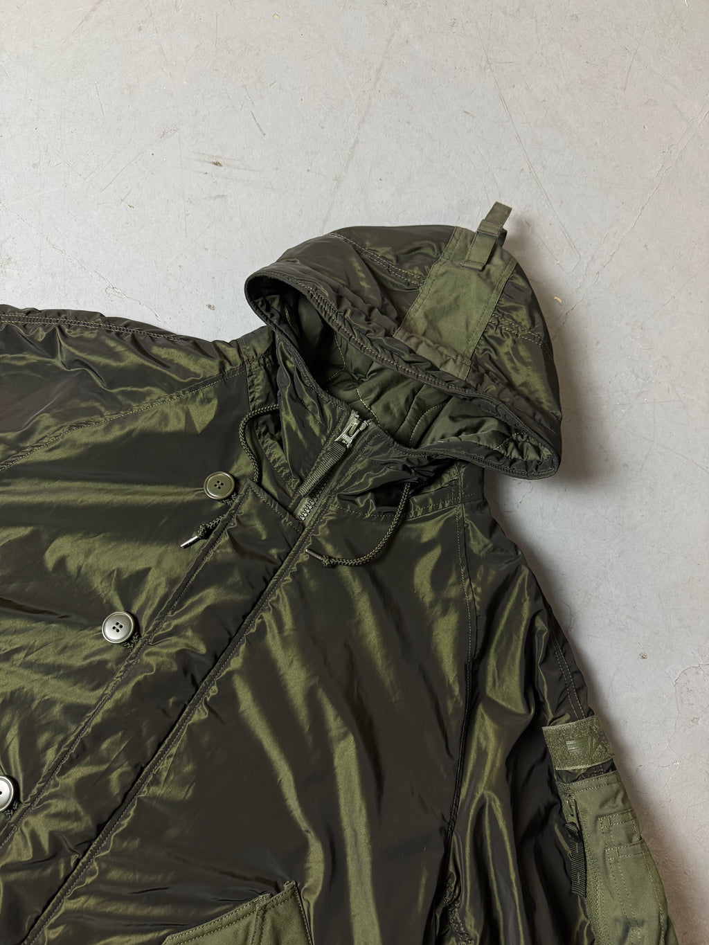 Detailbild von einer Vintage Alpha Industries Dark Green Bomber Jacket von Kaputze