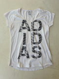 Vintage Adidas Grapic T-Shirt für Damen. Y2k Second Hand 2000s Fashion.