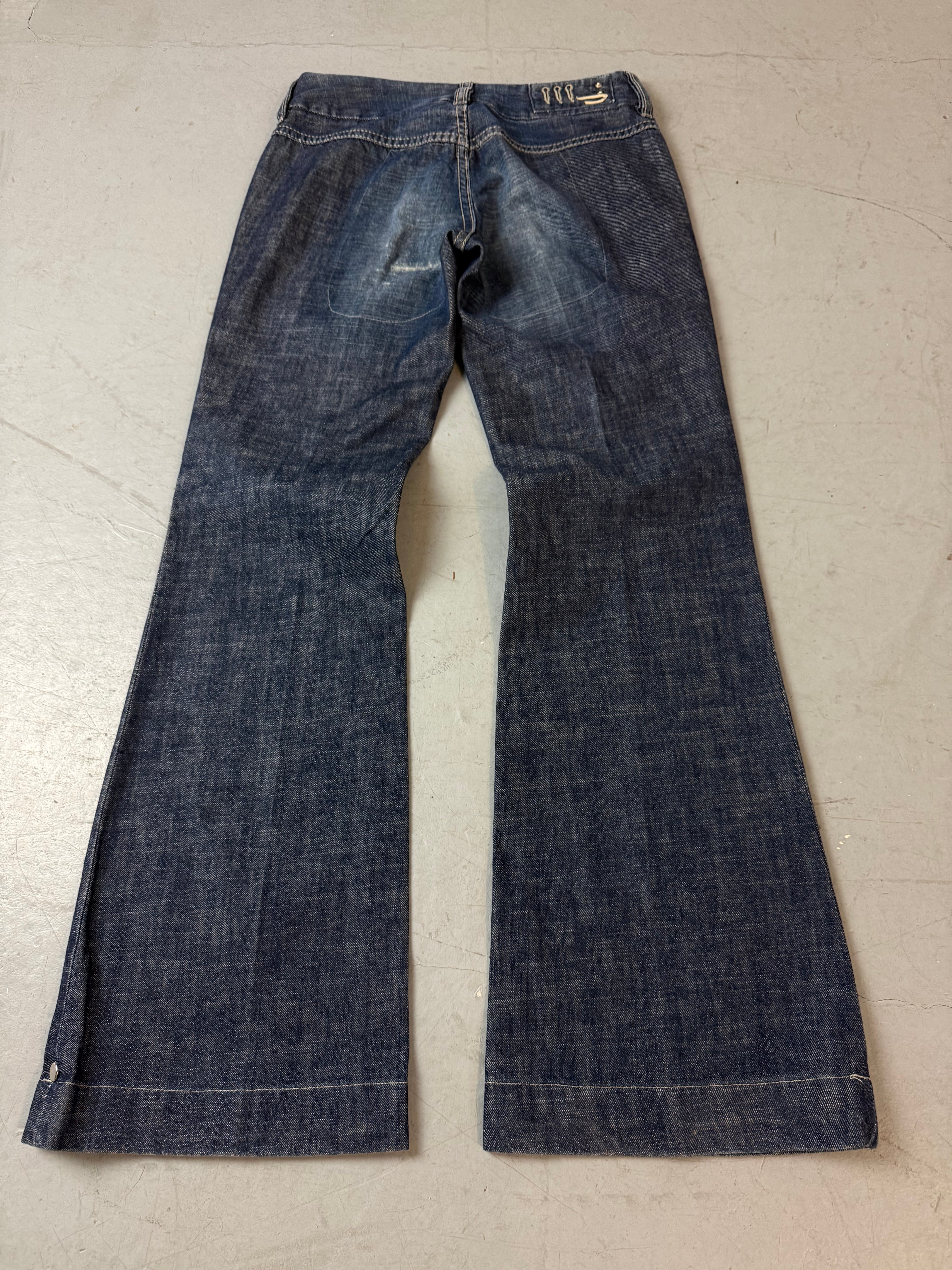 Vintage Diesel Mid Waist Dunkelblaue Jeanshose für Frauen. Y2K 2000s fashion 
