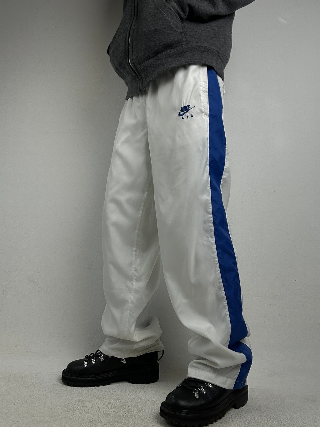 Vintage Nike White/Blue Trackpants M/L