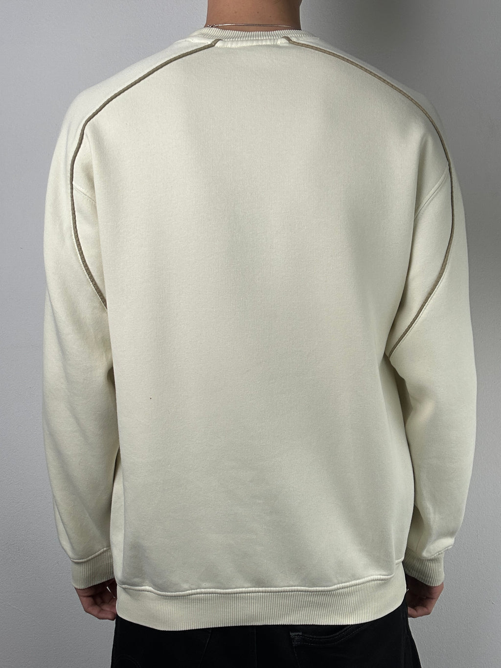 Vintage Adidas Cream Crewneck Sweater 2002 für Männer. Y2K Secondhand 2000s Fashion
