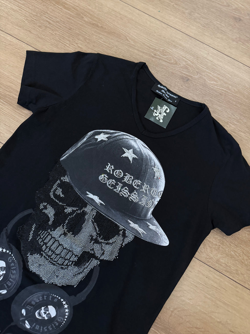 Detailbild Vintage Roberto Geissini Rhinestone T-Shirt von vorne 