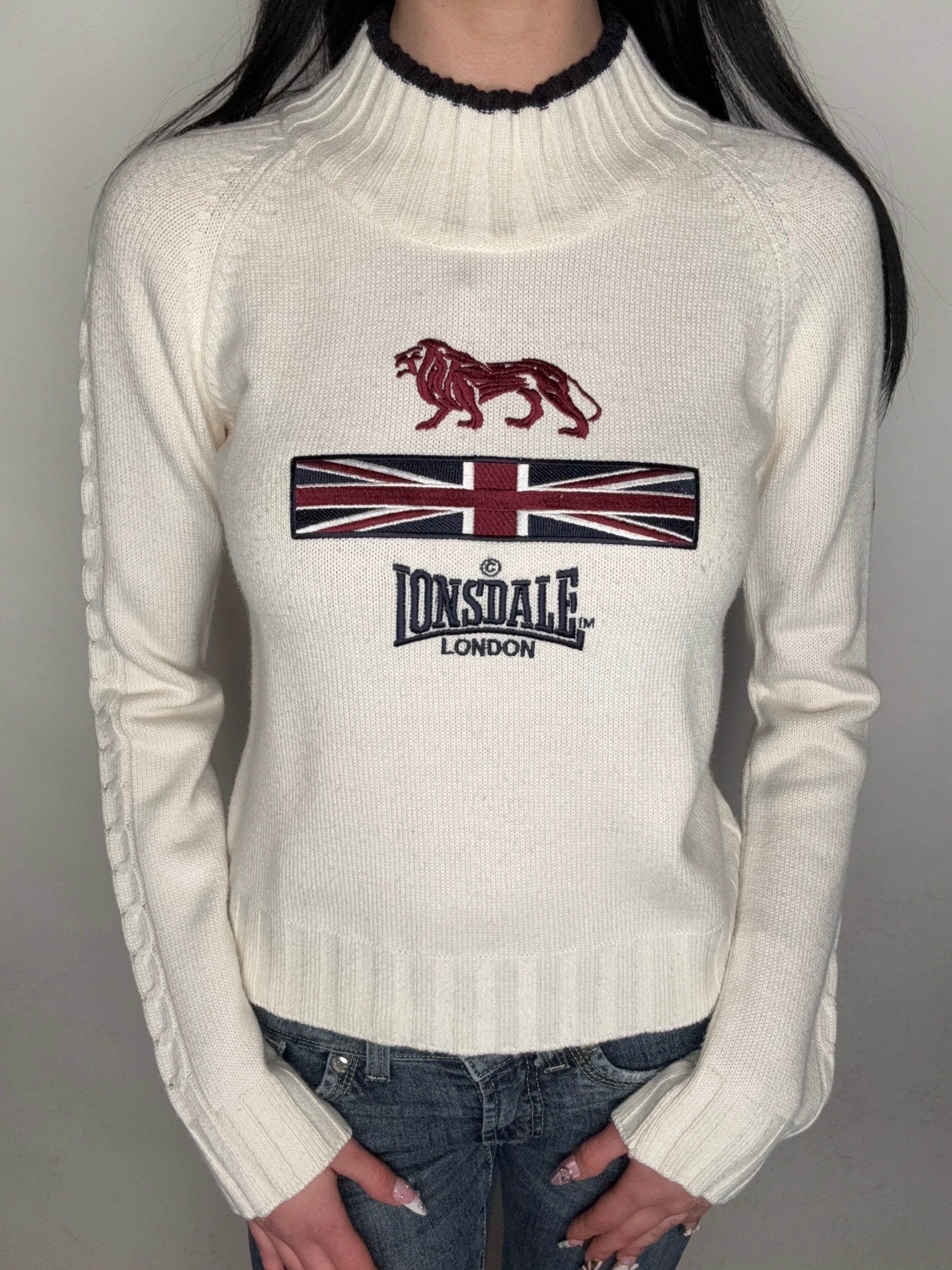 Vintage Lonsdale White Knit Sweater für Damen. Y2K Secondhand 2000s Fashion.
