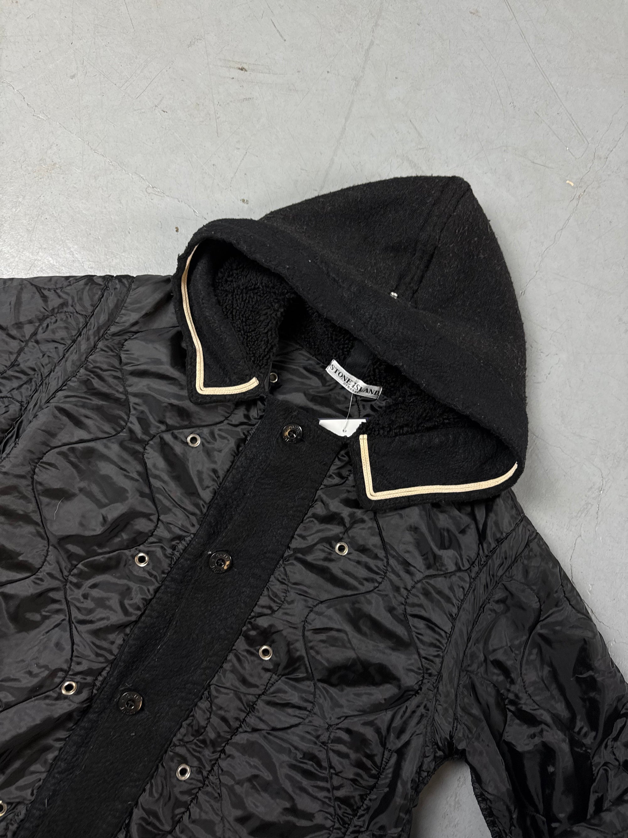 Detailliertes Produktbild von Vintage Stone Island Quilted Jacket XS/S von vorne