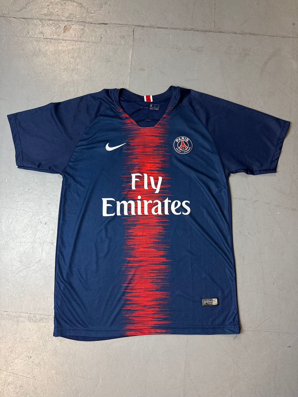 Vintage Nike Paris Saint-Germain 18/19 Home Jersey Mbappé L