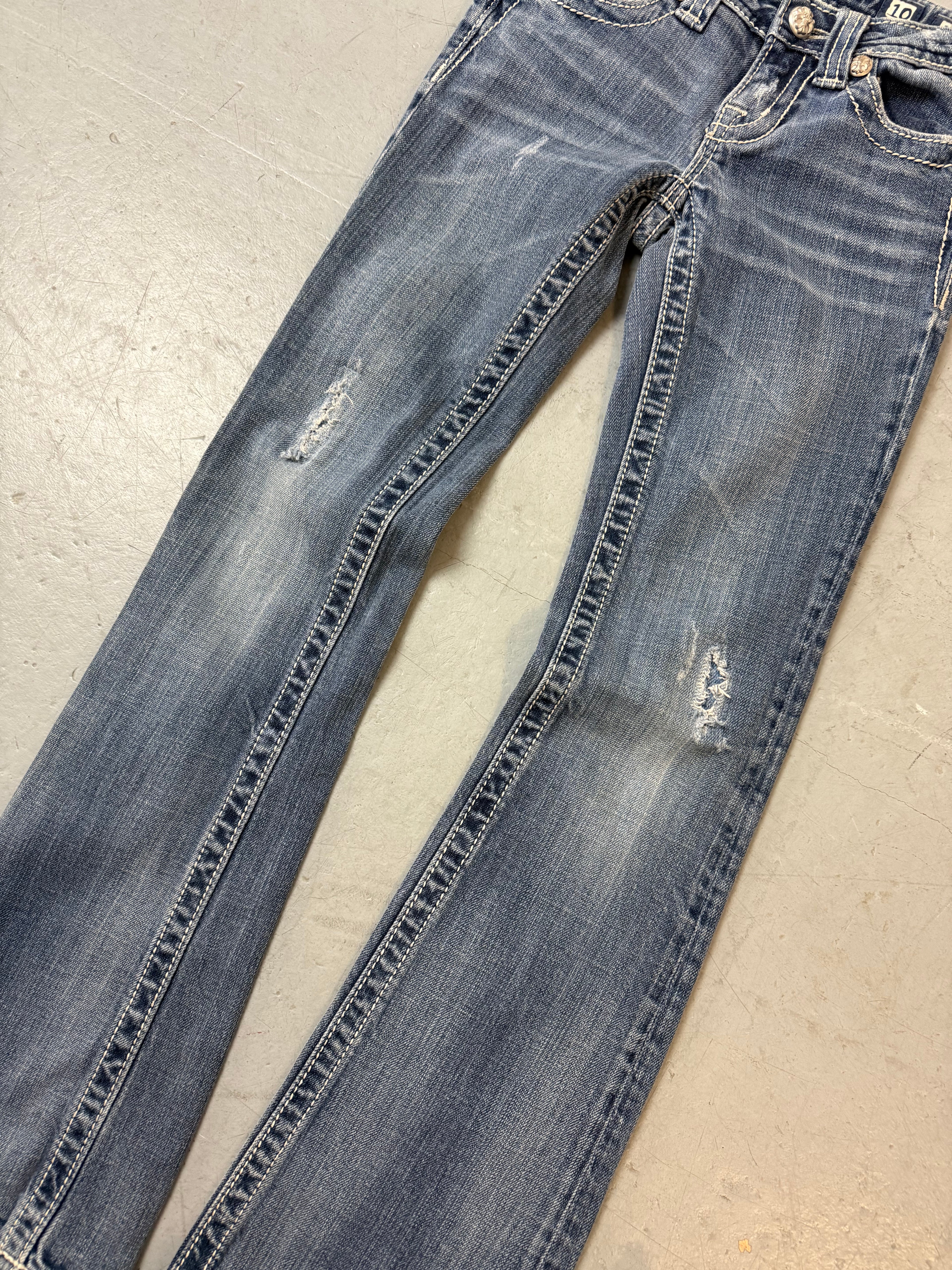 Vintage Miss Me Low Waist Bootcut Denim für Damen. Y2K Second Hand 2000s Fashion