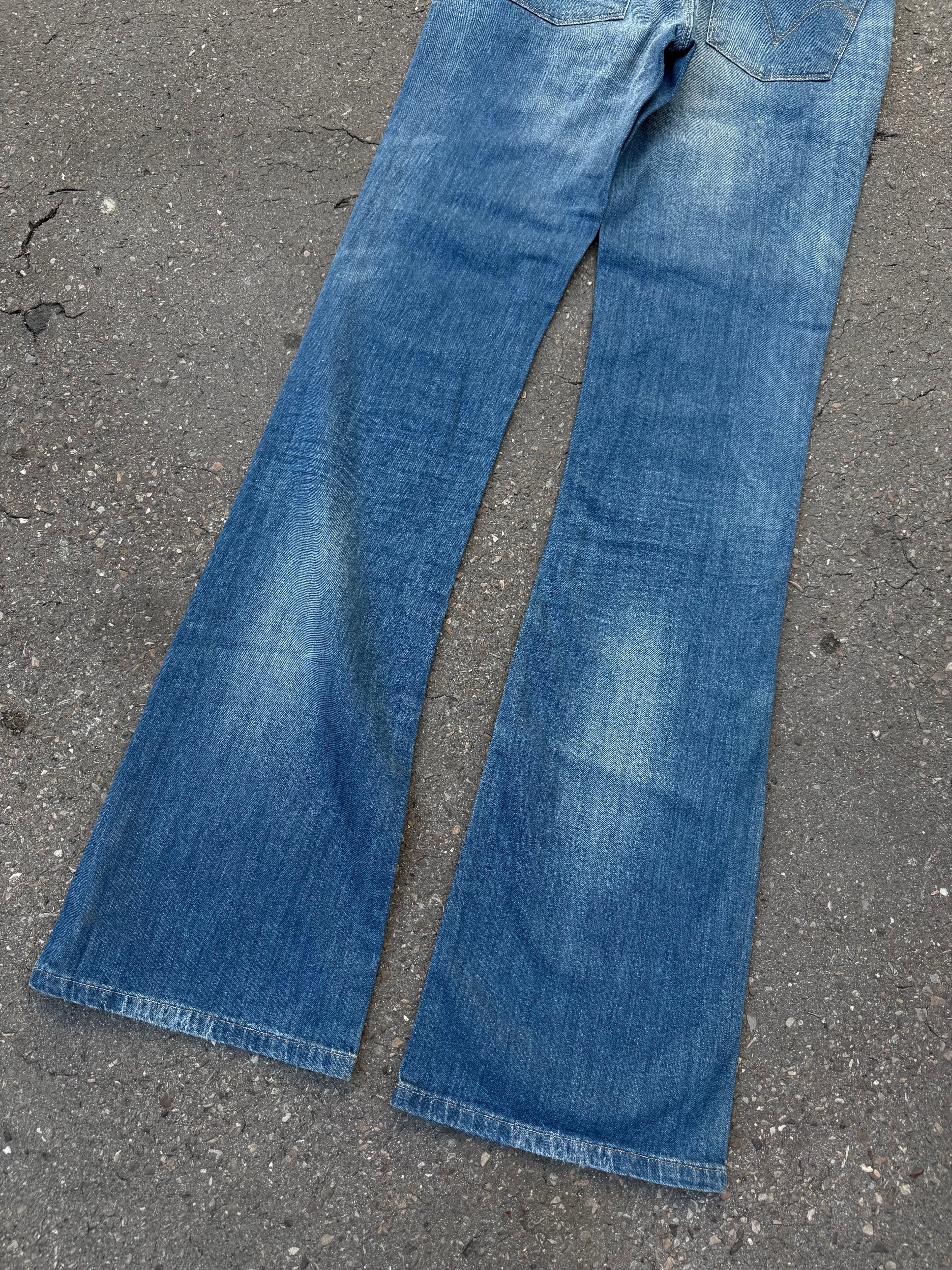 Eine blaue Jeans von Levi’s in XS im Bootcut Style