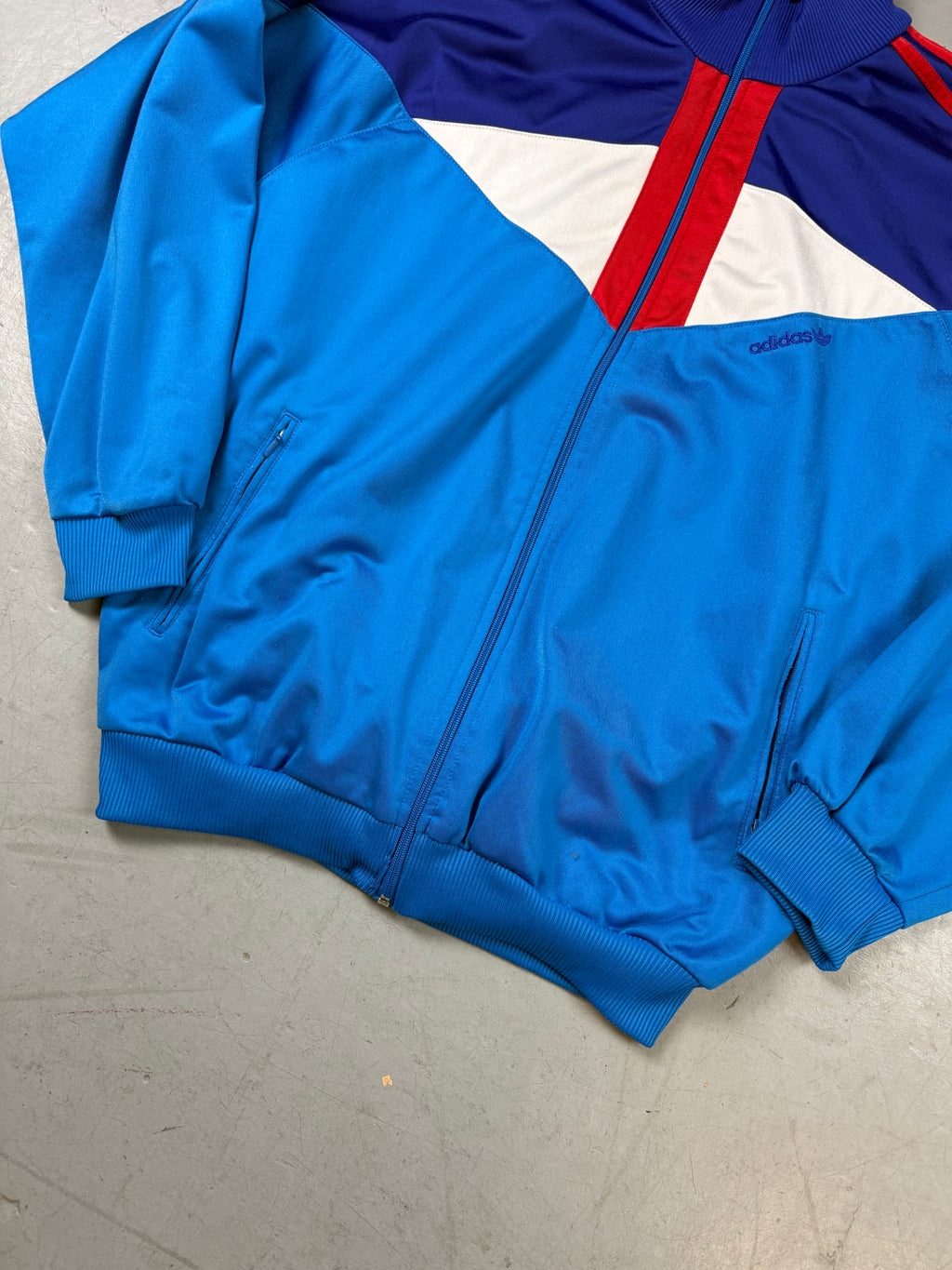 Detailbild von Vintage Adidas Multicolor 80s Style Track Jacket  von vorne