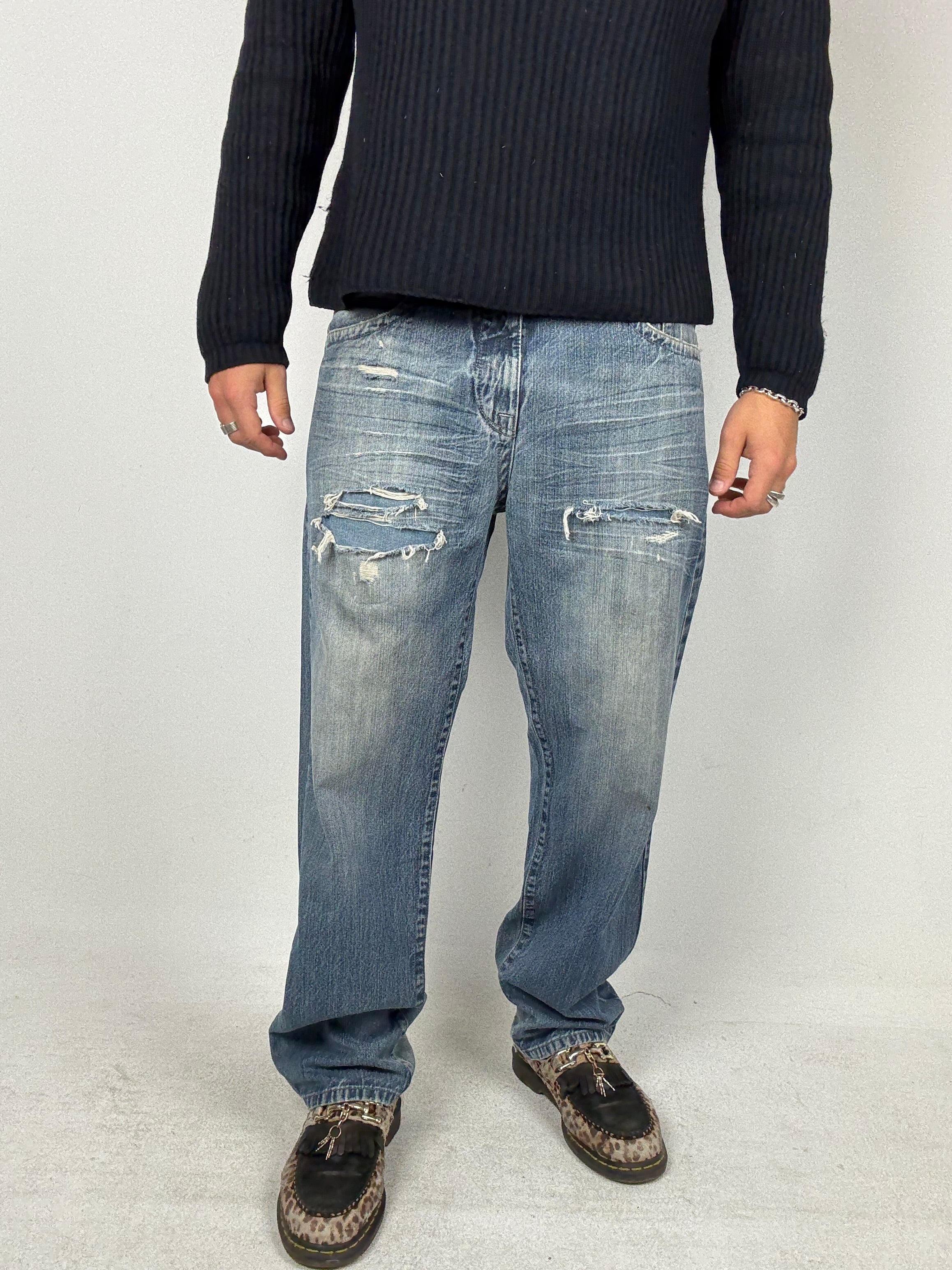 Tragebild von einer Vintage Ecko Unltd. Ripped Baggy Denim von vorne