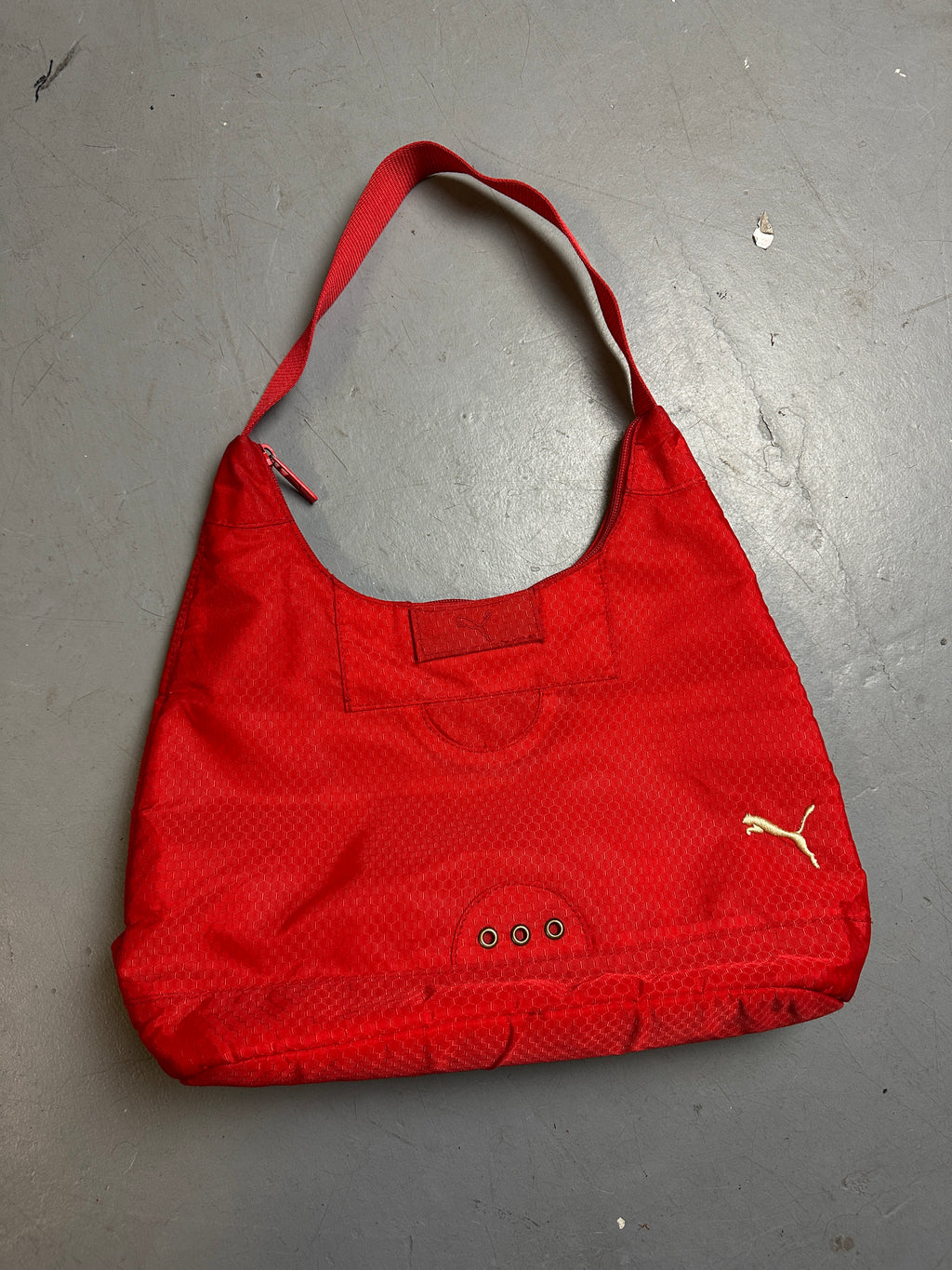 Produktbild von Vintage Puma Red Shoulder Bag von vorne 
