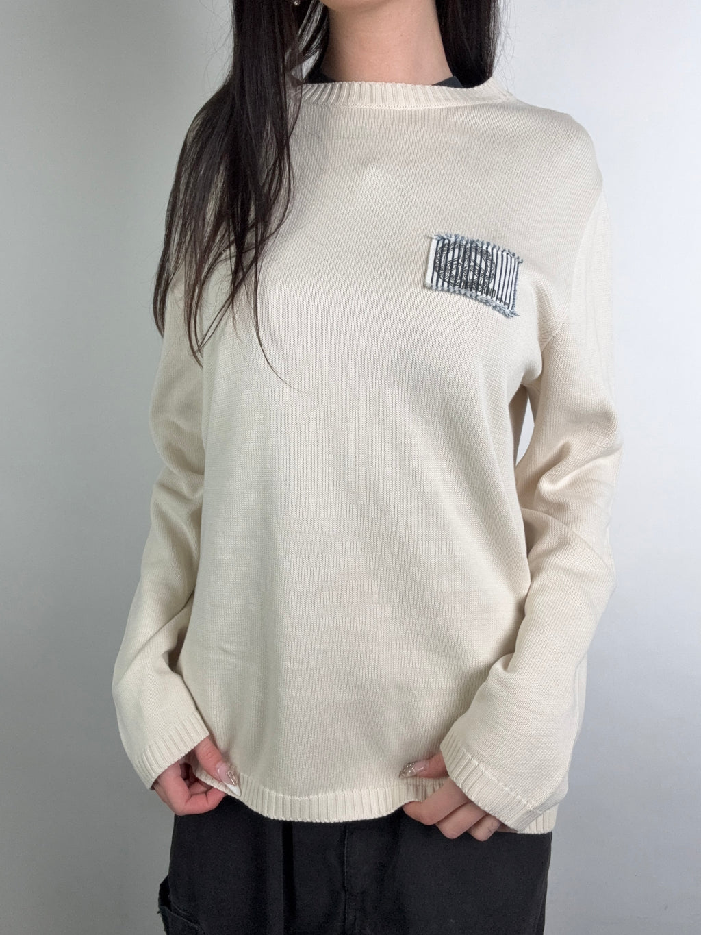 Tragebild von Vintage Moschino Cream Knit Sweater M/L von vorne