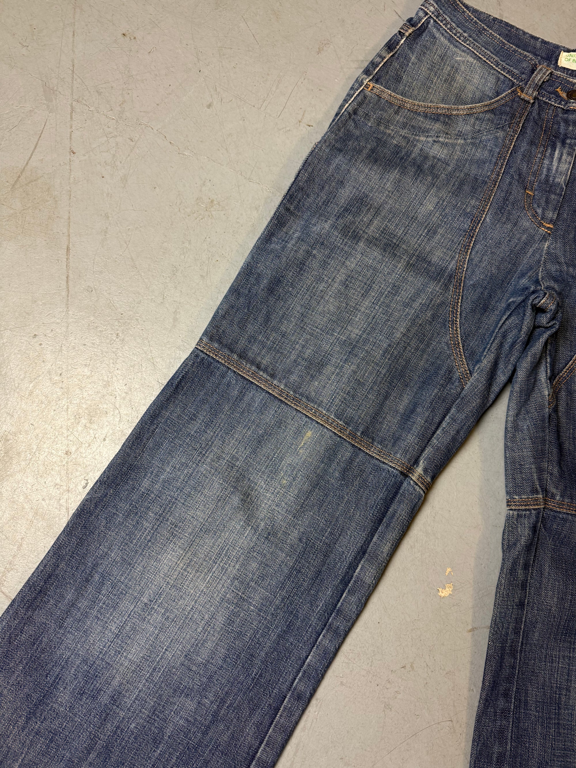 Detailliertes Produktbild von Vintage United Colors of Benetton Denim Jeans S von vorne