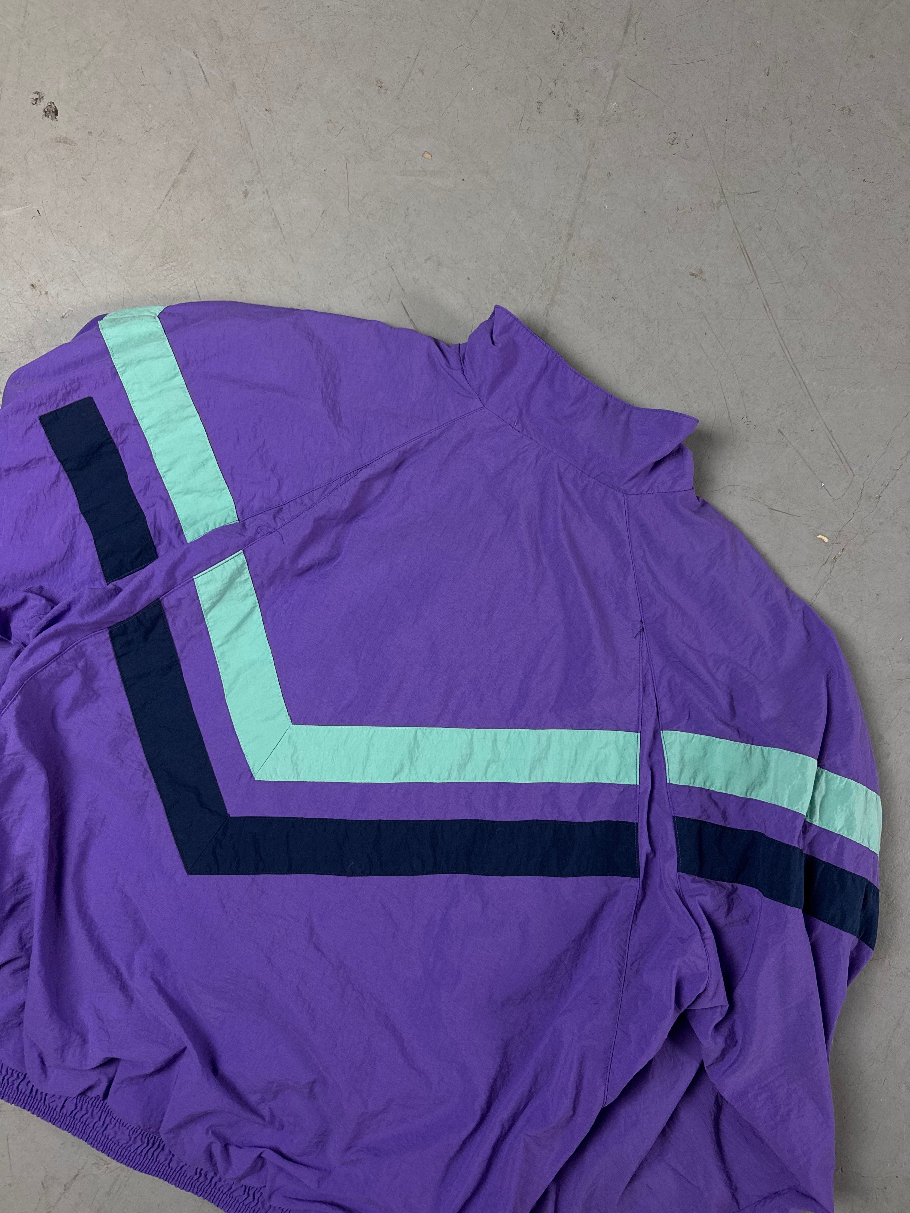 Detailliertes Produktbild von Vintage Nike Purple 80s Style Track Jacket M von hinten