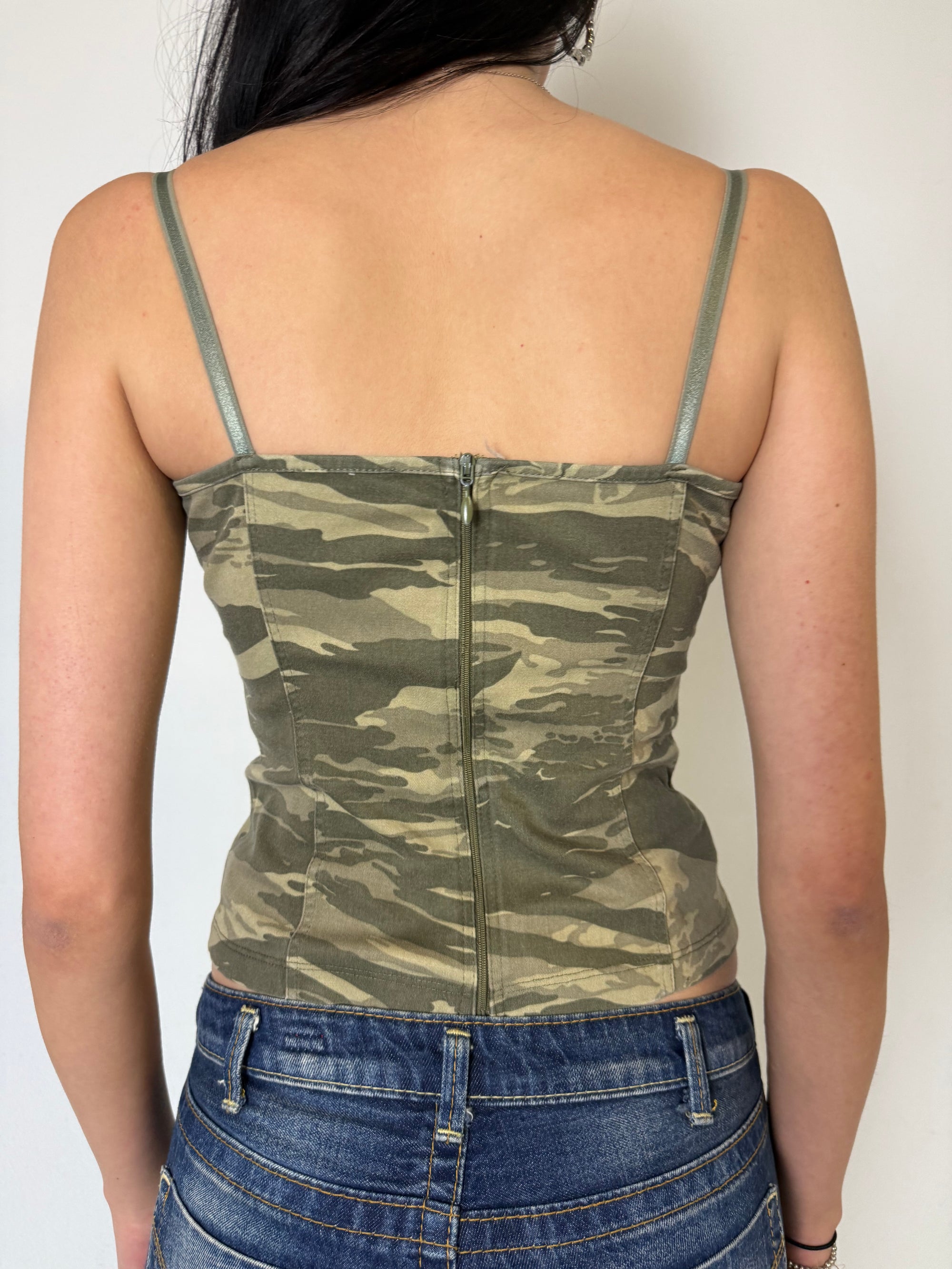 Ein camouflage corset top von Denny rose zum schnüren vorne mit Reißverschluss hinten 
