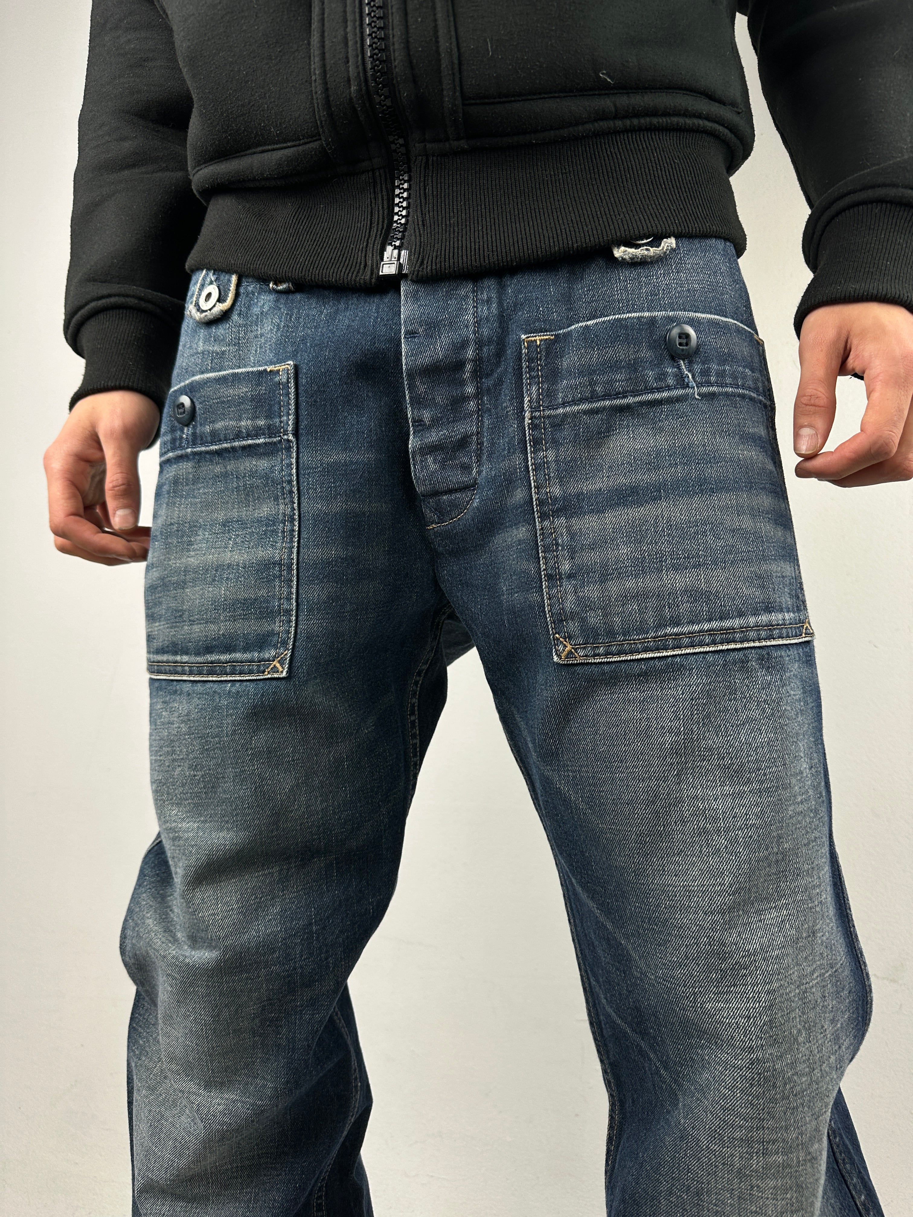 Vintage Diesel Straight Leg Denim für Männer. Y2K Secondhand 2000s Fashion