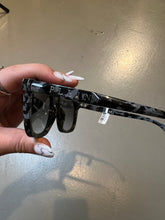 Laden Sie das Bild in den Galerie-Viewer, Philipp Plein Sunglasses