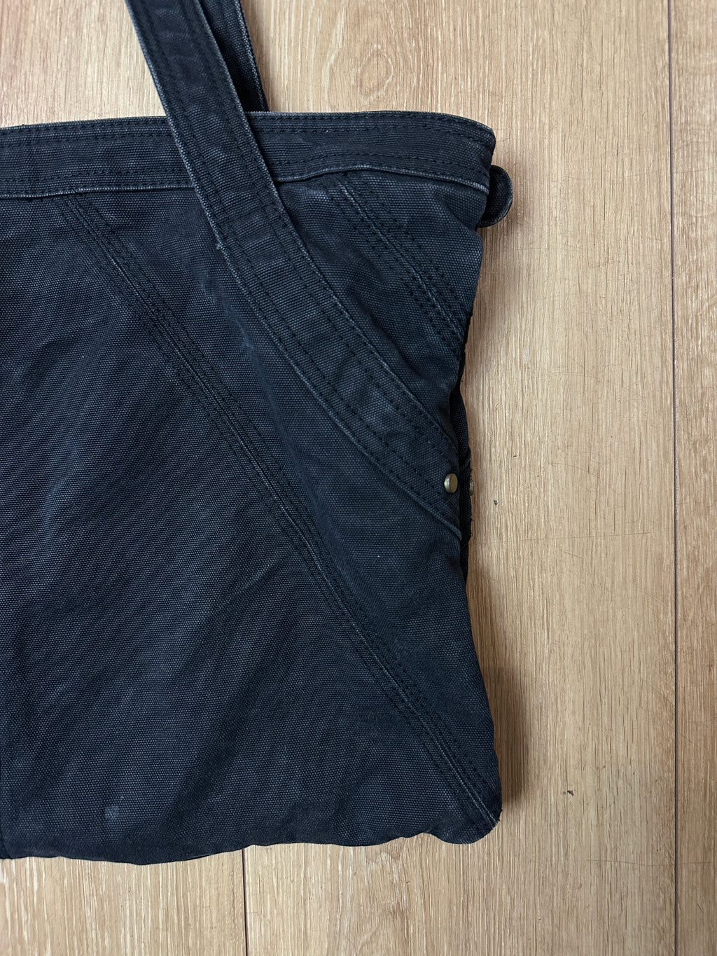 Detailbild von einer Vintage Diesel Tote Denim Bag von hinten