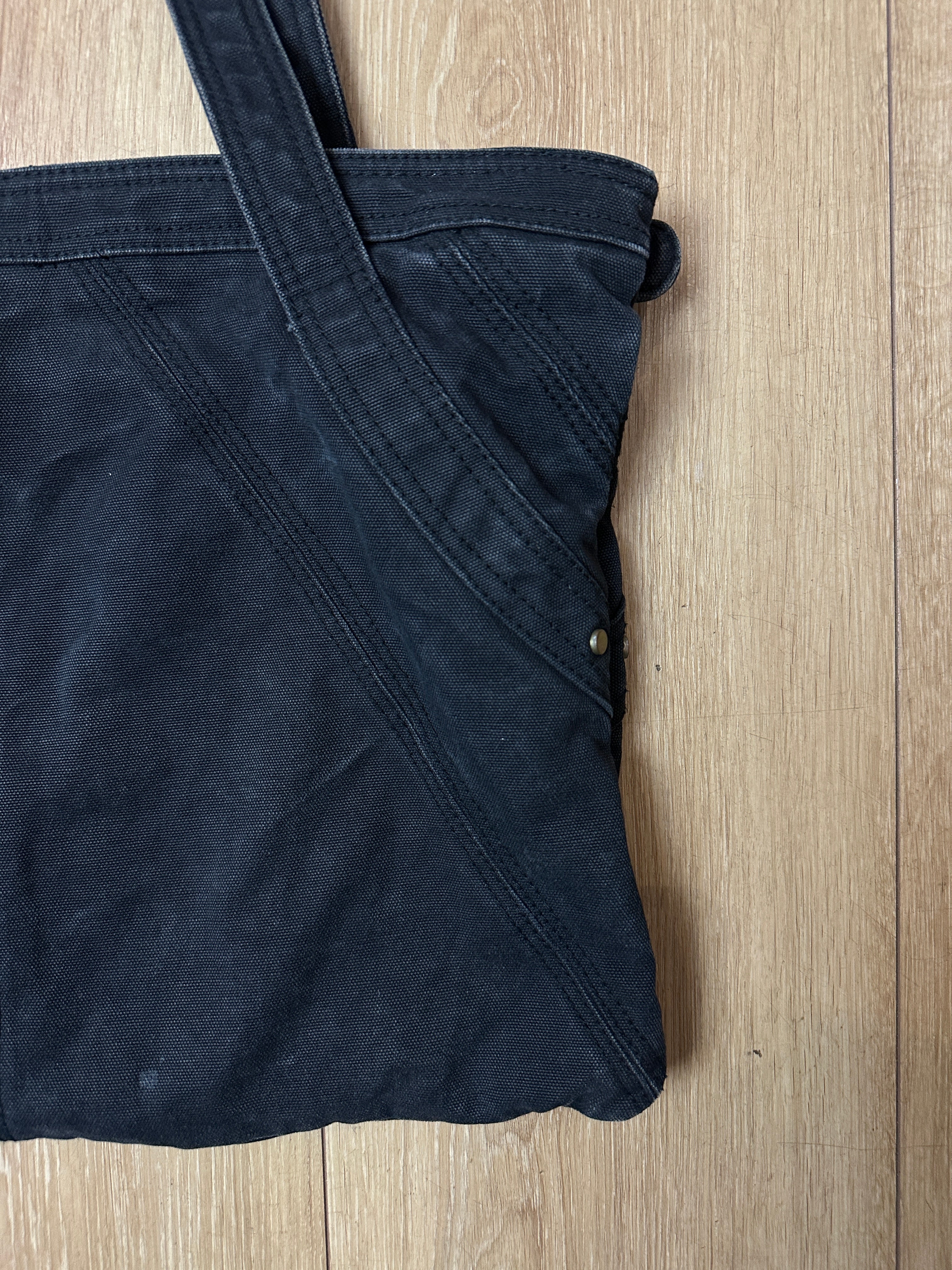 Detailbild von einer Vintage Diesel Tote Denim Bag von hinten