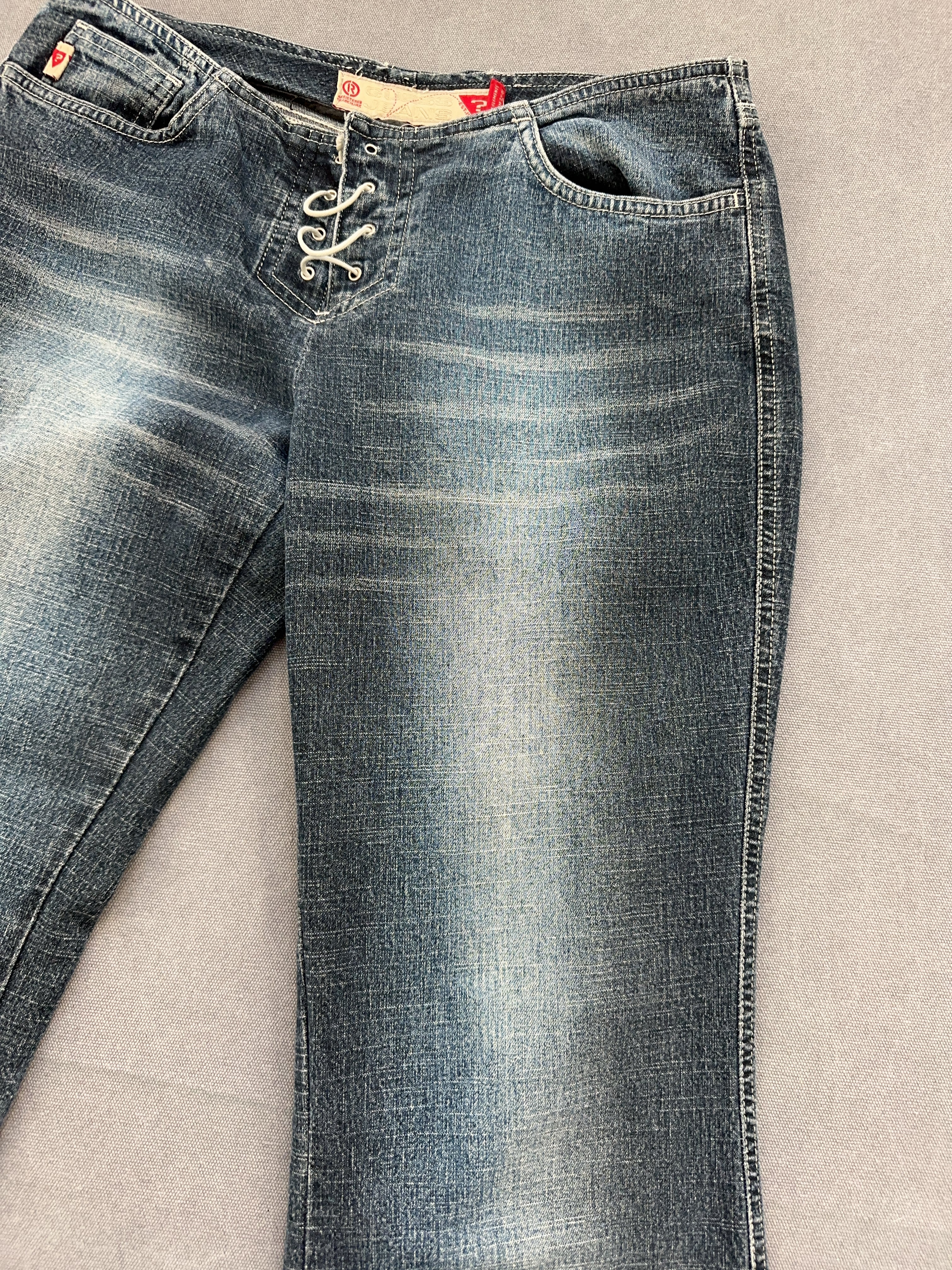 Vintage Guess Jeans (M/L)
