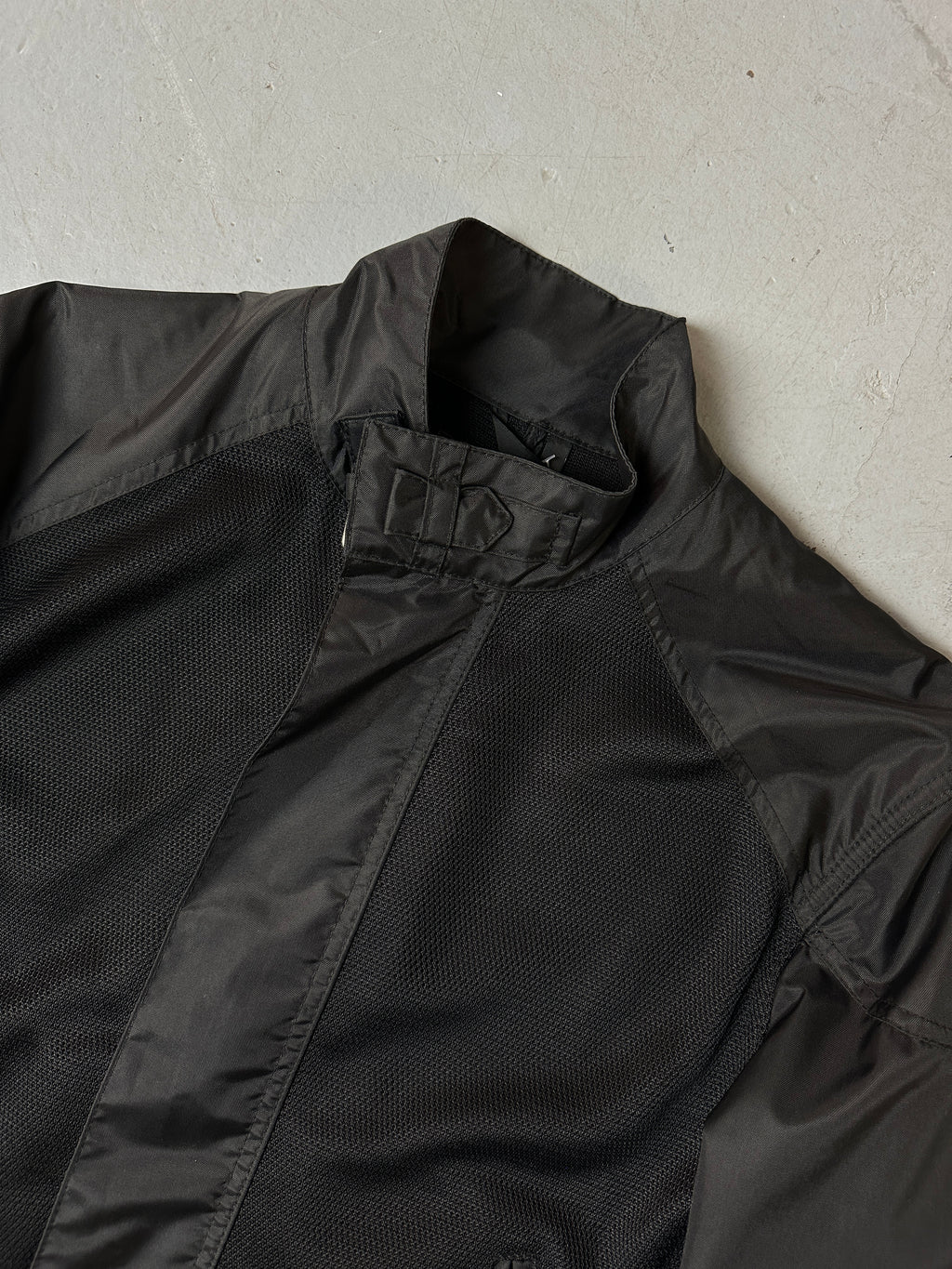 Detailliertes Produktbild von Vintage Black Belstaff Jacket M/L von vorne 