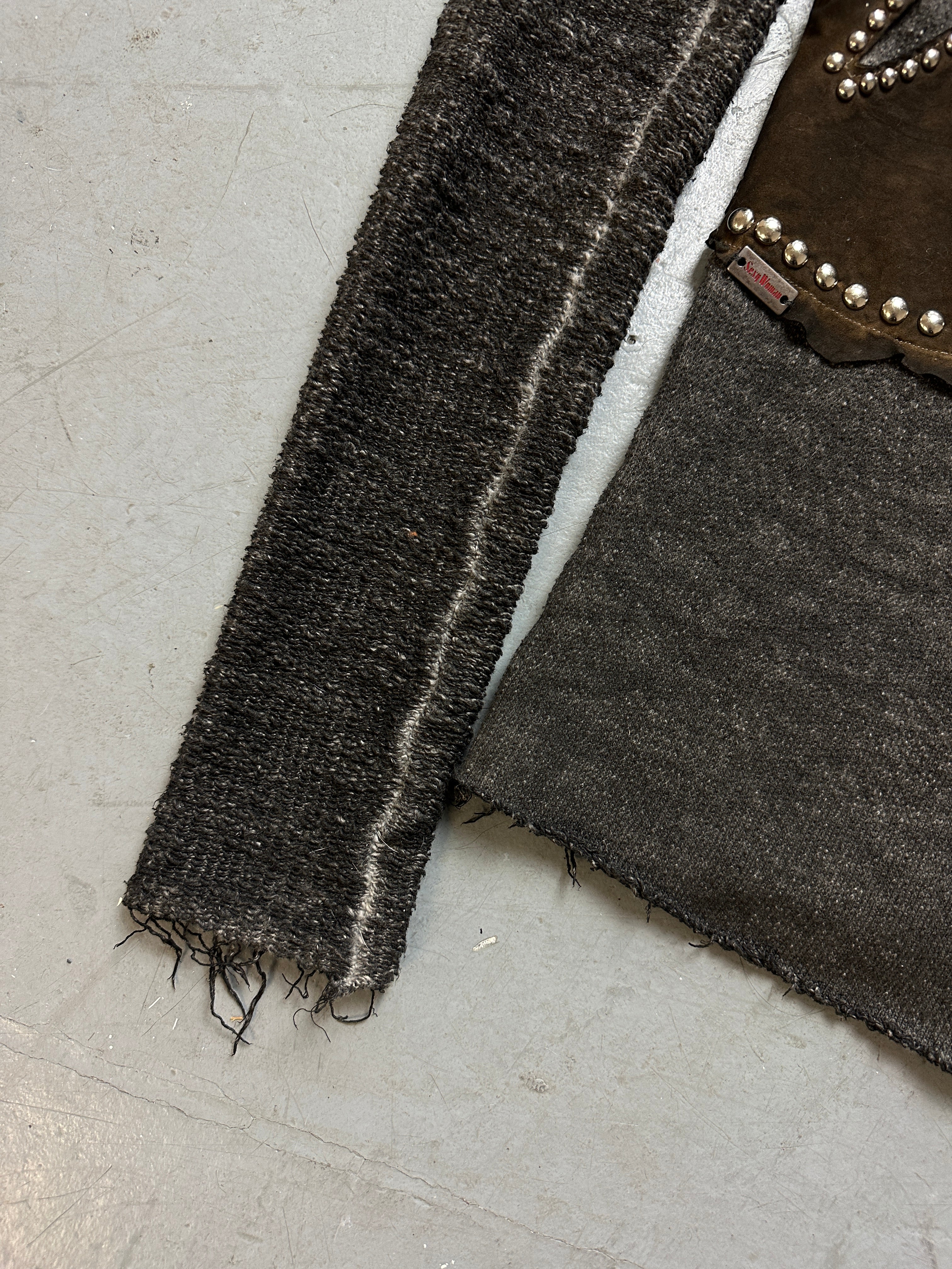 Detailliertes Produktbild von Vintage Sexy Woman Hooded Cardigan M/L von vorne