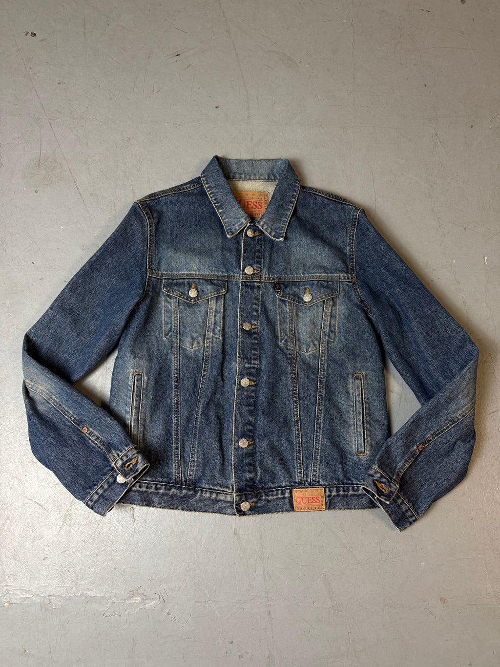 Produktbild von Vintage Guess Denim Jacket M/L von vorne