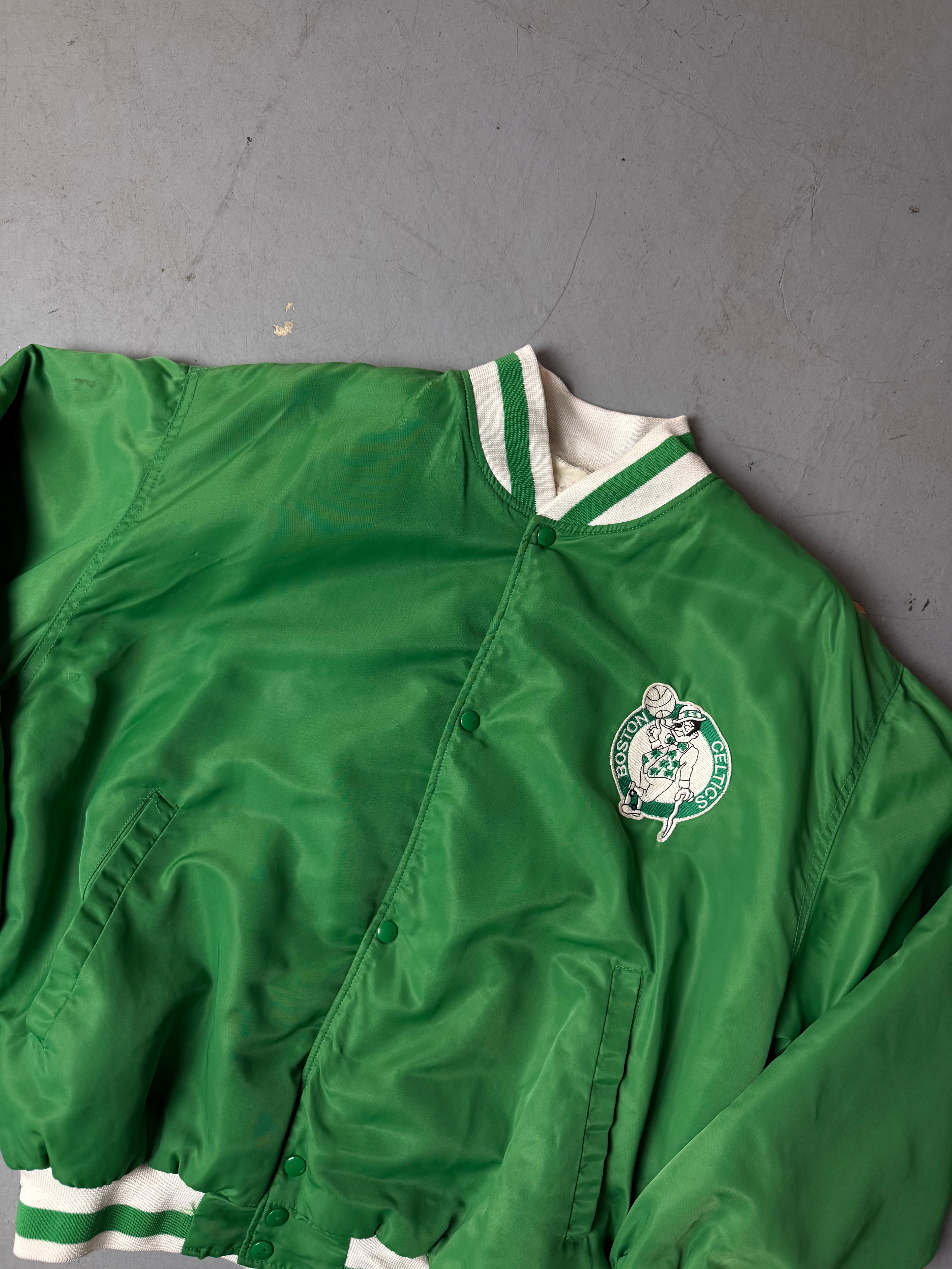 Detailbild von NBA Boston Celtics Green Bomber Jacket von vorne