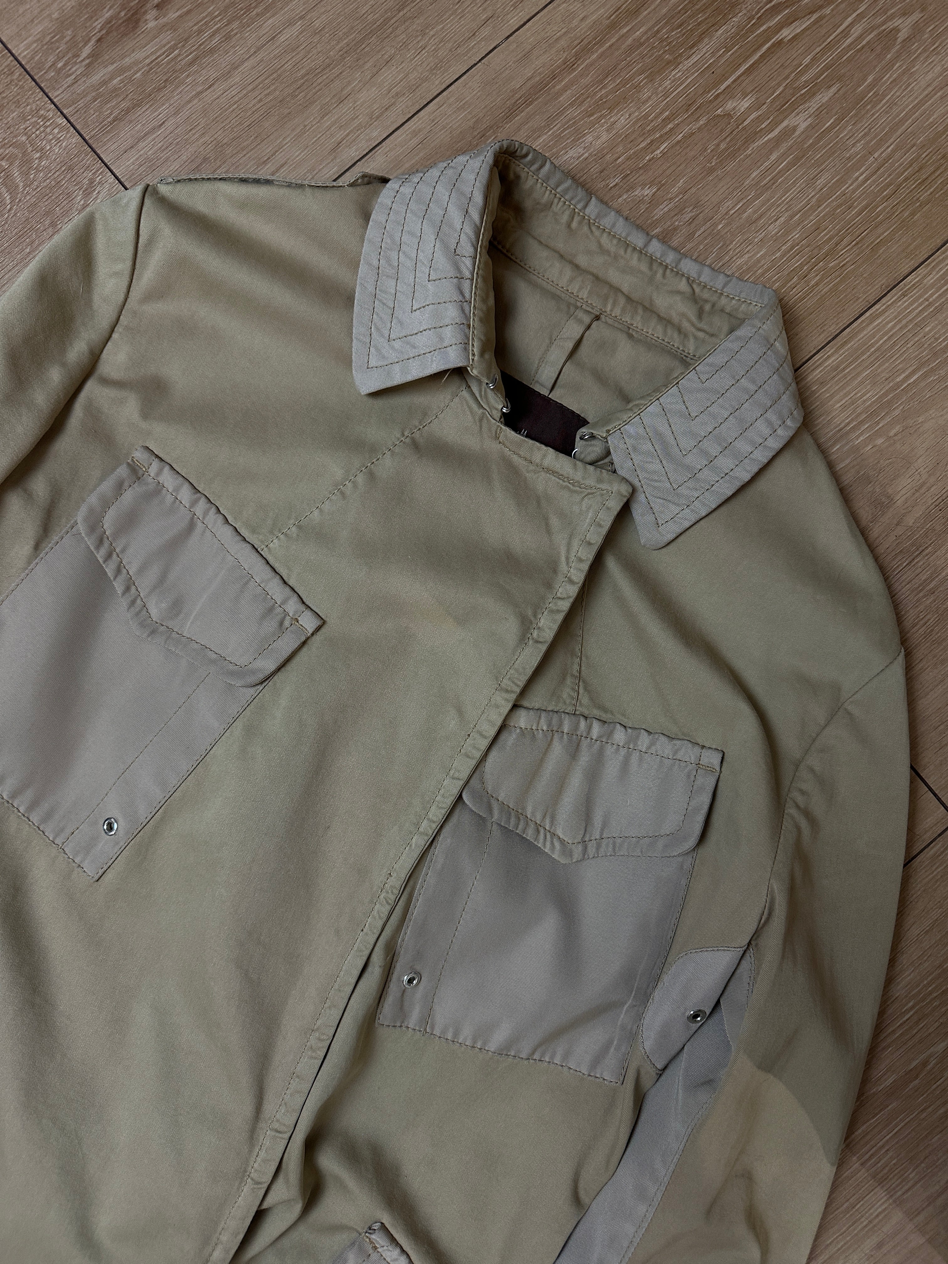 Detailbild von einem Vintage Beige Moncler Coat von Kragen