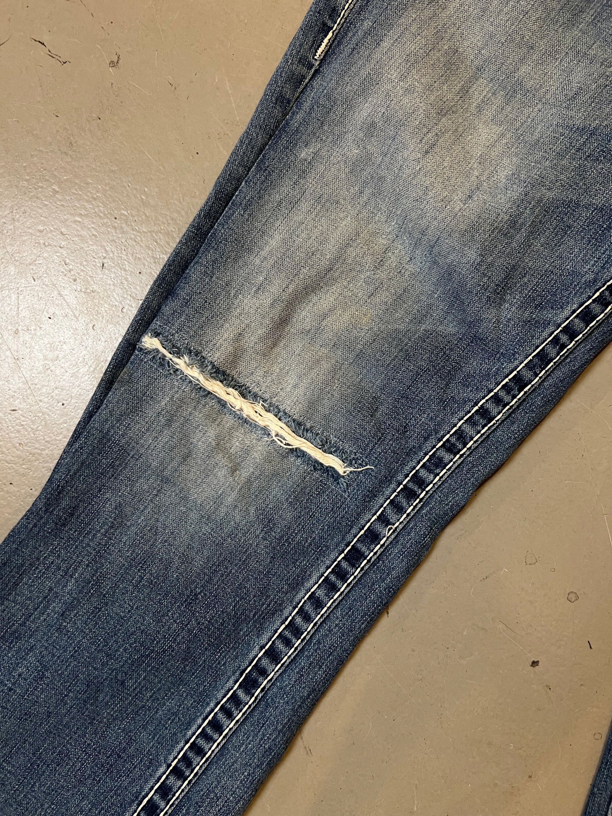 Vintage True Religion White Stiched Ripped Denim L/XL