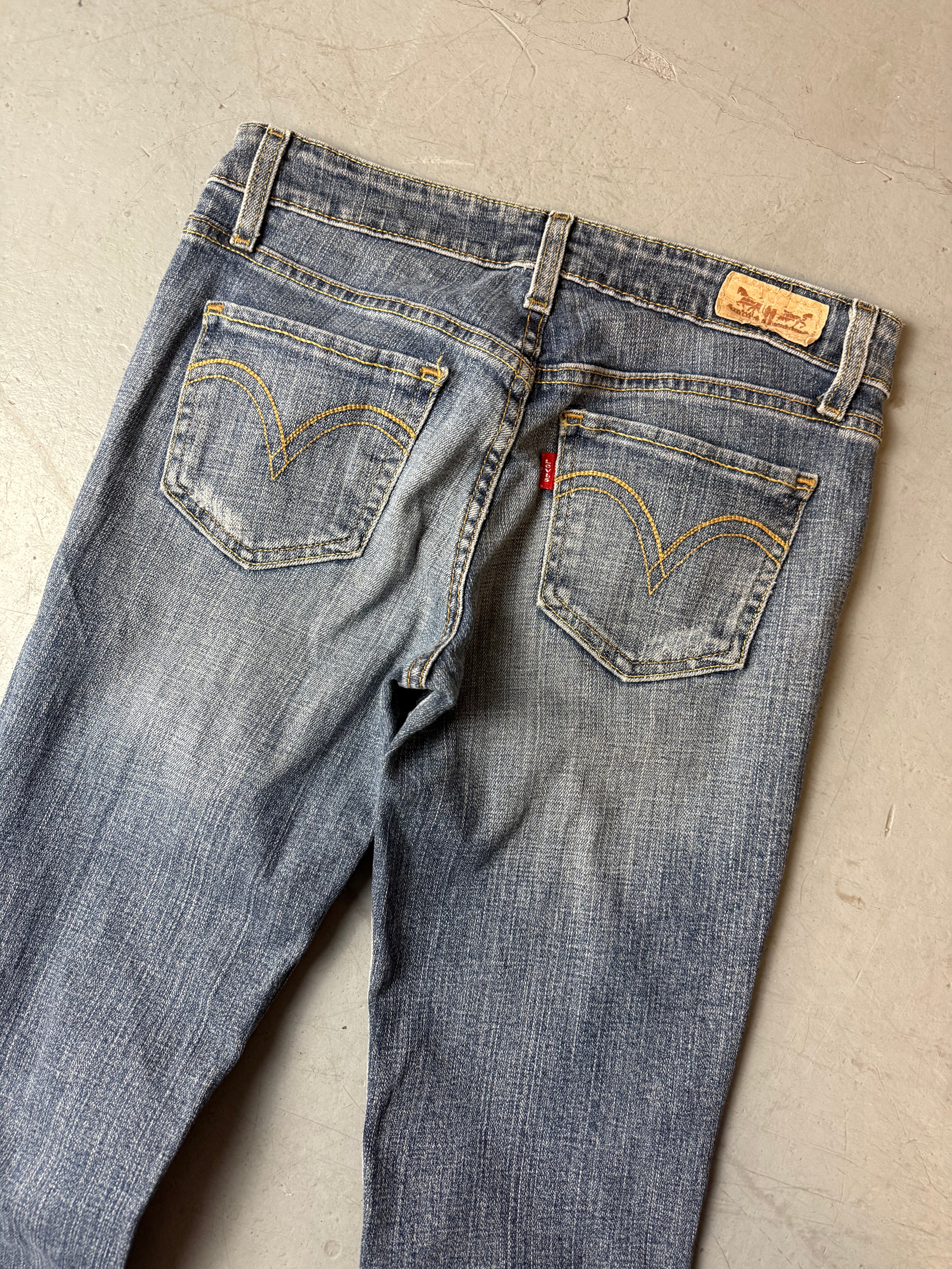 Vintage Levi’s 518 Low Waist Bootcut Jeans für Damen. Y2K 2000s Fashion