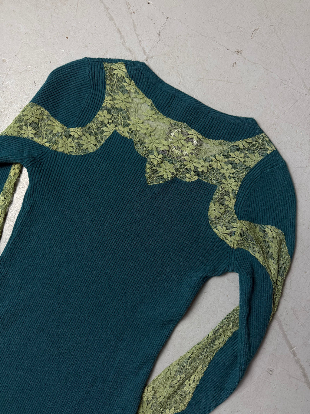 Vintage Fred Perry Turquoise Ribbed Sweater with Lace Details for girls. Y2K Second Hand 2000s Fashion 