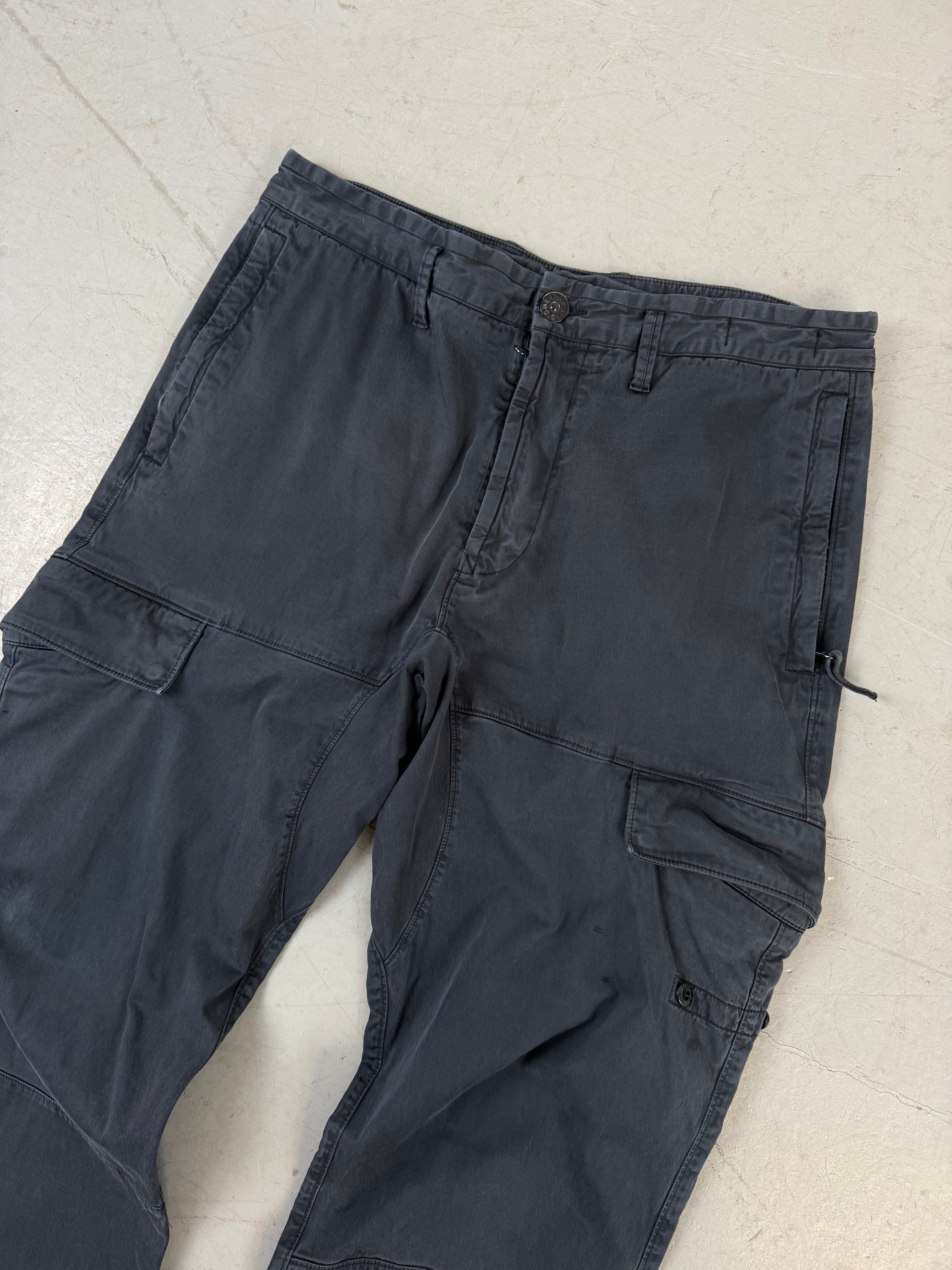 Vintage Stone Island Dark Blue Cargo Pants für Herren. Secondhand Y2K 2000s Fashion
